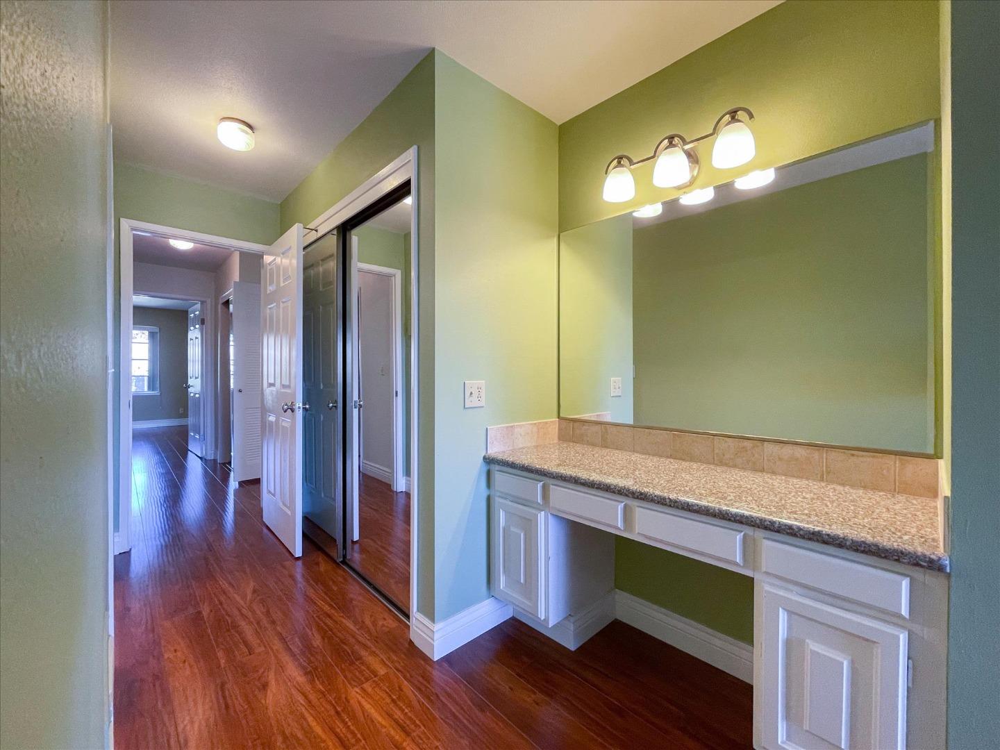 Detail Gallery Image 14 of 27 For 5063 Cribari Bluff, San Jose,  CA 95135 - 2 Beds | 2 Baths
