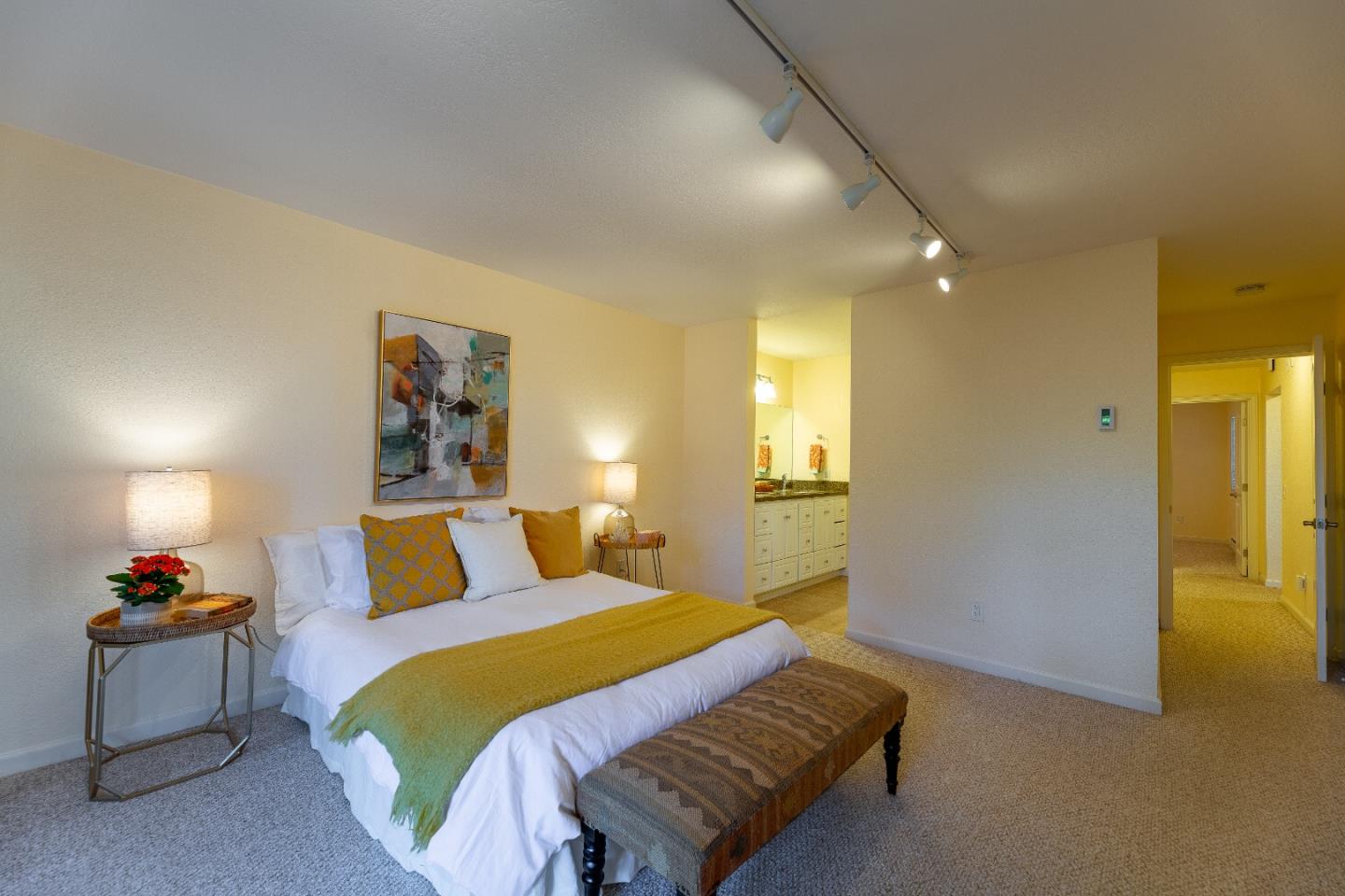 Detail Gallery Image 11 of 20 For 250 Forest Ridge Rd #21,  Monterey,  CA 93940 - 2 Beds | 2 Baths