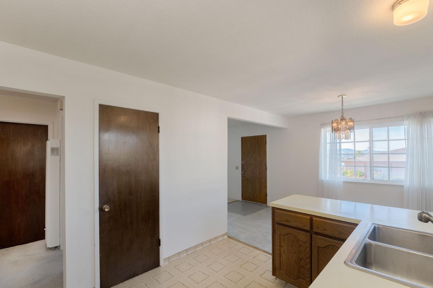 Detail Gallery Image 8 of 23 For 1738 Mendocino St, Seaside,  CA 93955 - 2 Beds | 1 Baths