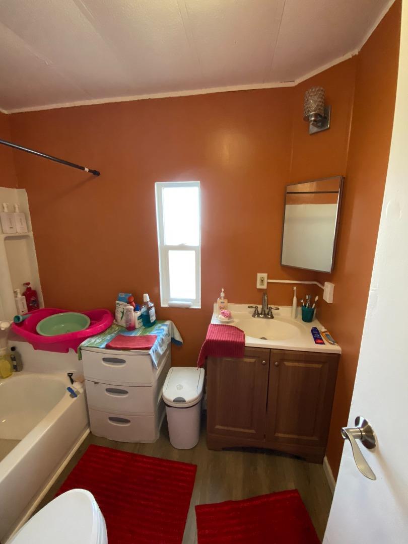 Detail Gallery Image 13 of 23 For 3015 E Bayshore Rd #SPACE 8,  Redwood City,  CA 94063 - 2 Beds | 1 Baths