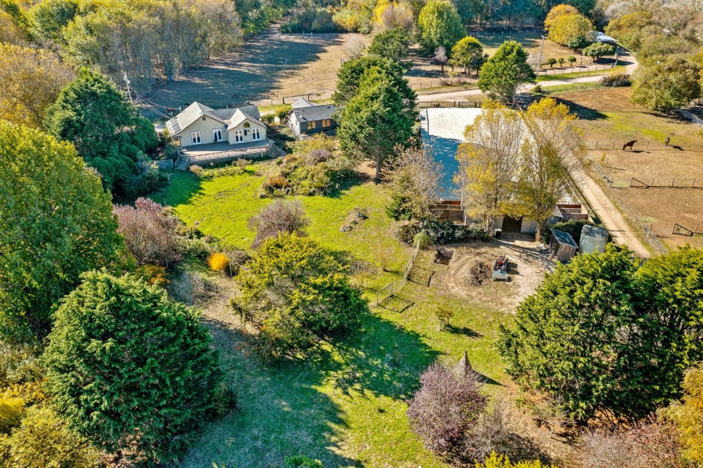 Detail Gallery Image 4 of 28 For 320 Water Ln, Pescadero,  CA 94060 - 2 Beds | 2 Baths