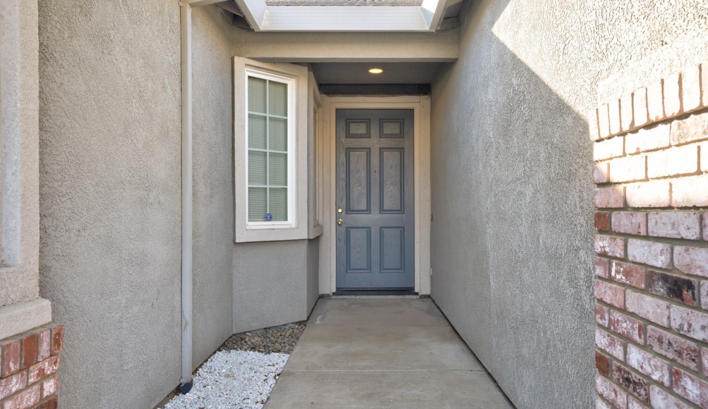 Detail Gallery Image 1 of 1 For 2061 Palermo Dr, Los Banos,  CA 93635 - 4 Beds | 2/1 Baths