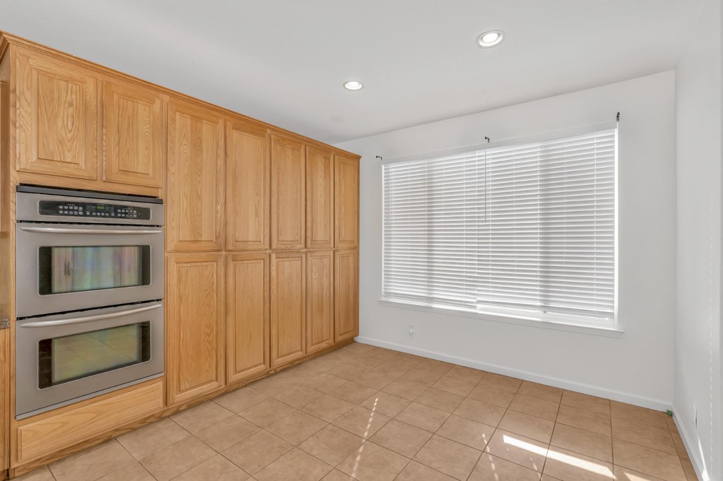 Detail Gallery Image 14 of 38 For 2061 Palermo Dr, Los Banos,  CA 93635 - 4 Beds | 2/1 Baths