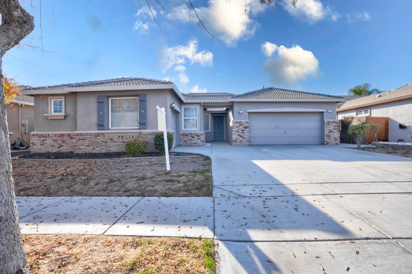 Detail Gallery Image 2 of 38 For 2061 Palermo Dr, Los Banos,  CA 93635 - 4 Beds | 2/1 Baths