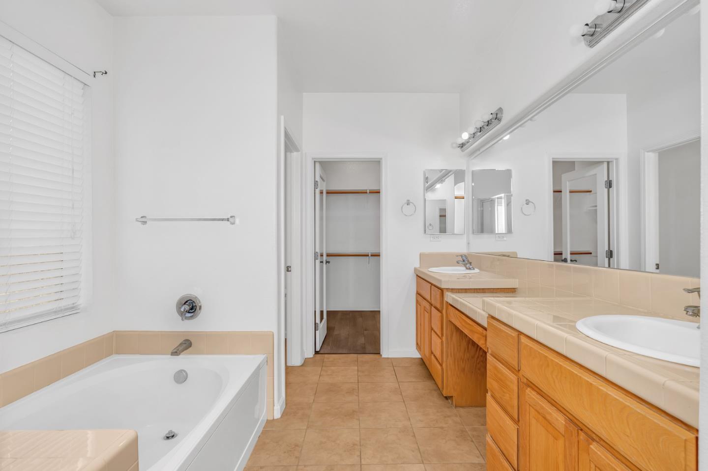 2061 Palermo Dr, Los Banos, CA 93635 photo 32