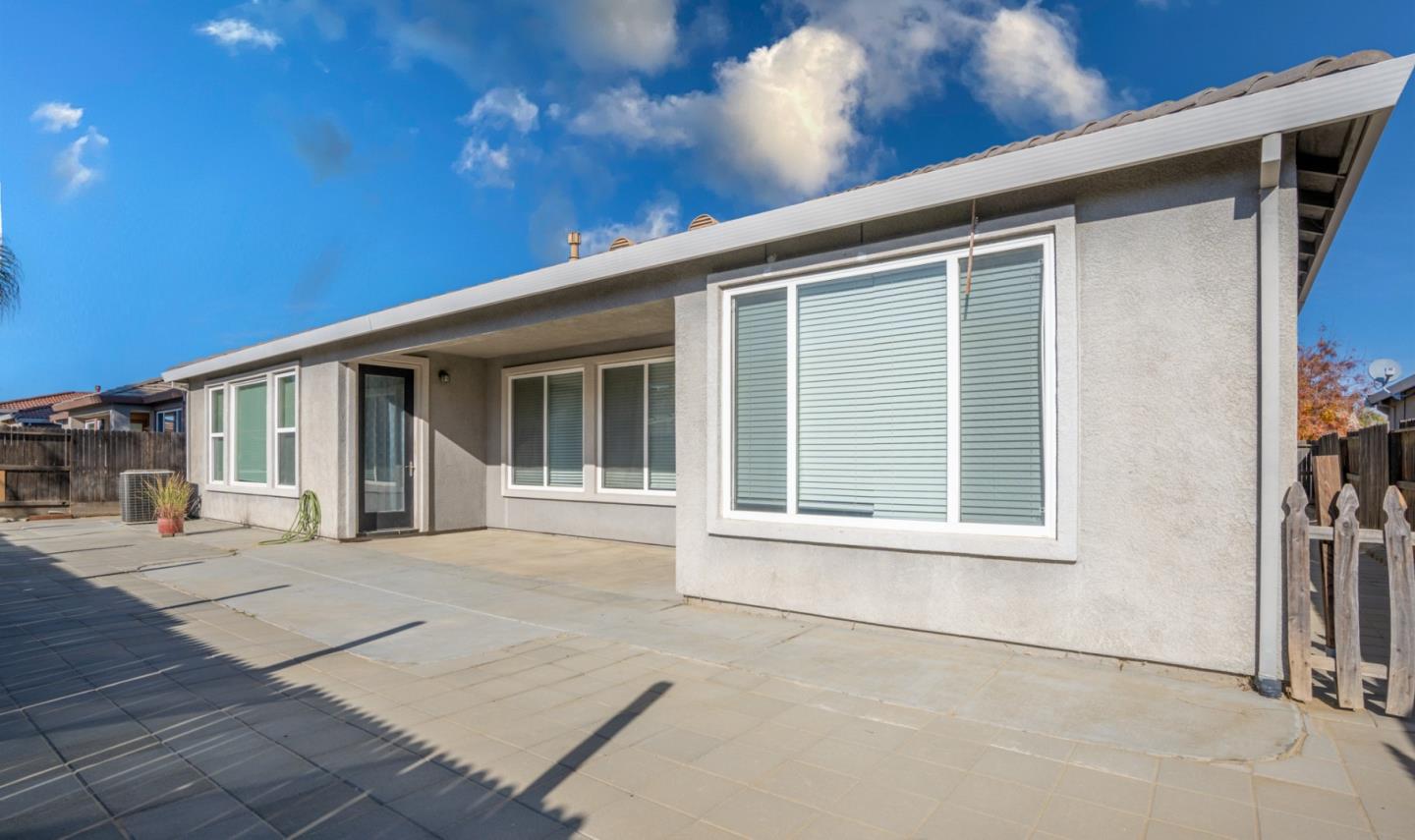 Detail Gallery Image 35 of 38 For 2061 Palermo Dr, Los Banos,  CA 93635 - 4 Beds | 2/1 Baths