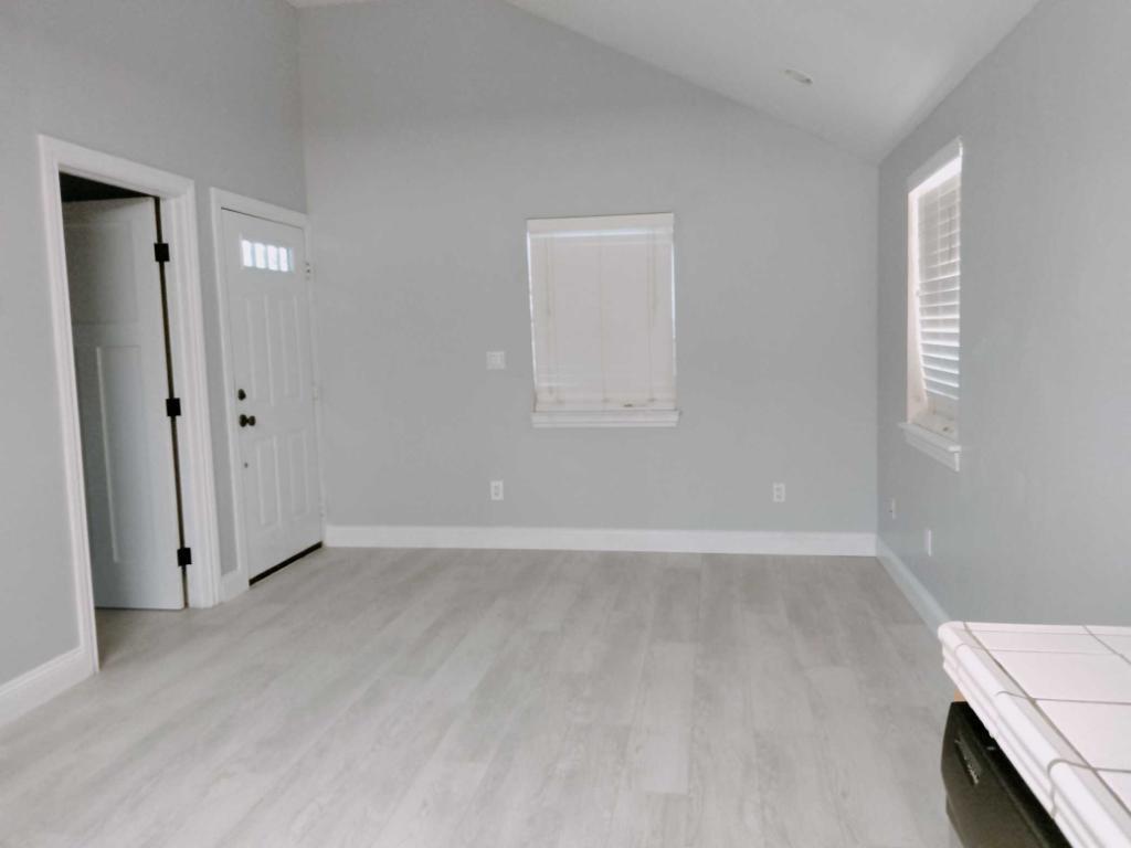 Detail Gallery Image 5 of 8 For 117 Elm St #B,  Watsonville,  CA 95076 - 1 Beds | 1 Baths