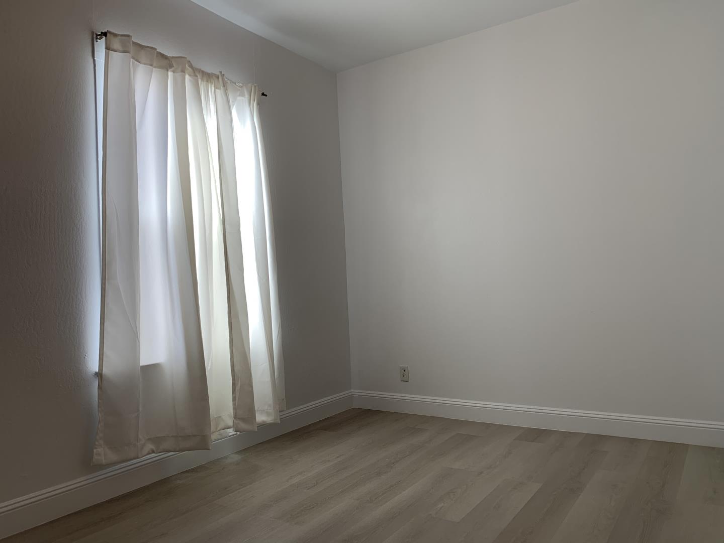 Detail Gallery Image 27 of 34 For 31 Romolo Pl, San Francisco,  CA 94133 - – Beds | – Baths