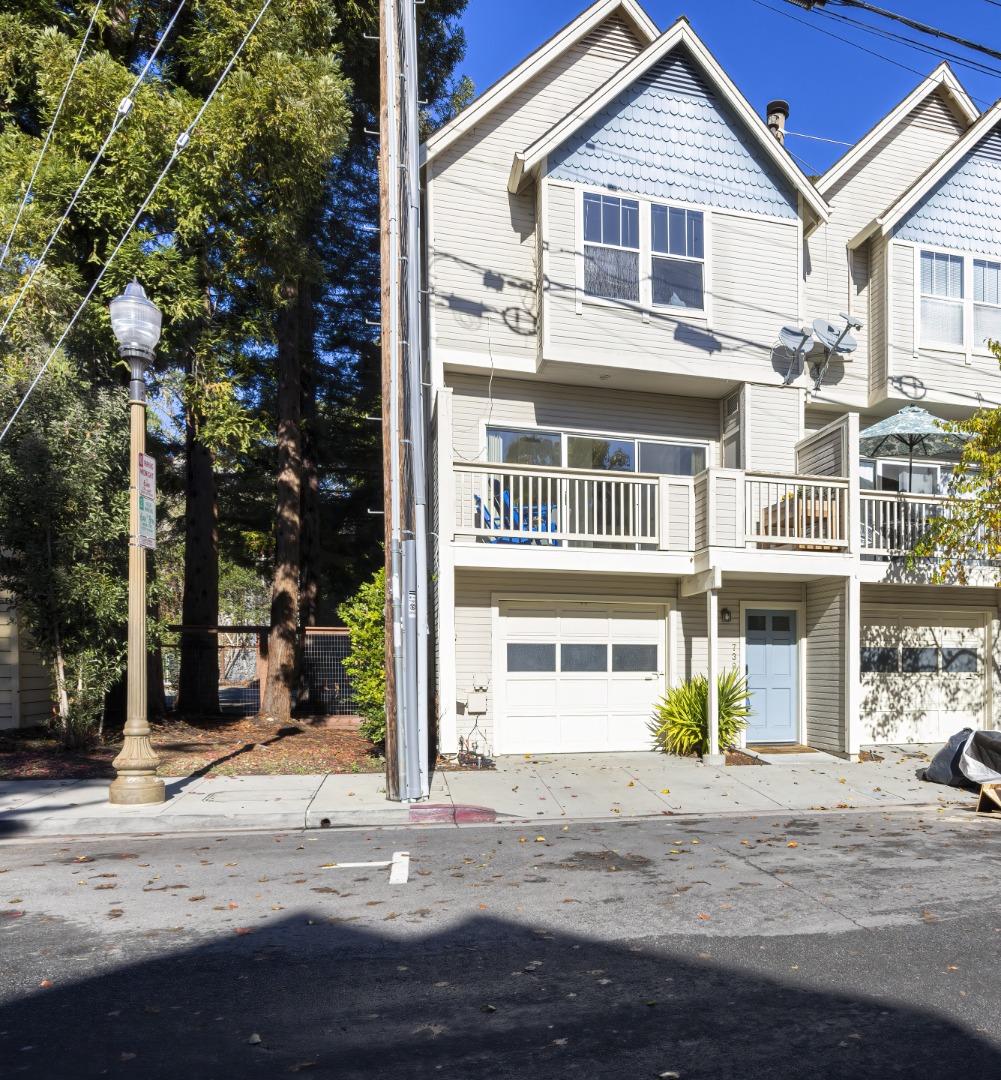 Detail Gallery Image 1 of 1 For 739 Chestnut St, Santa Cruz,  CA 95060 - 2 Beds | 2/1 Baths