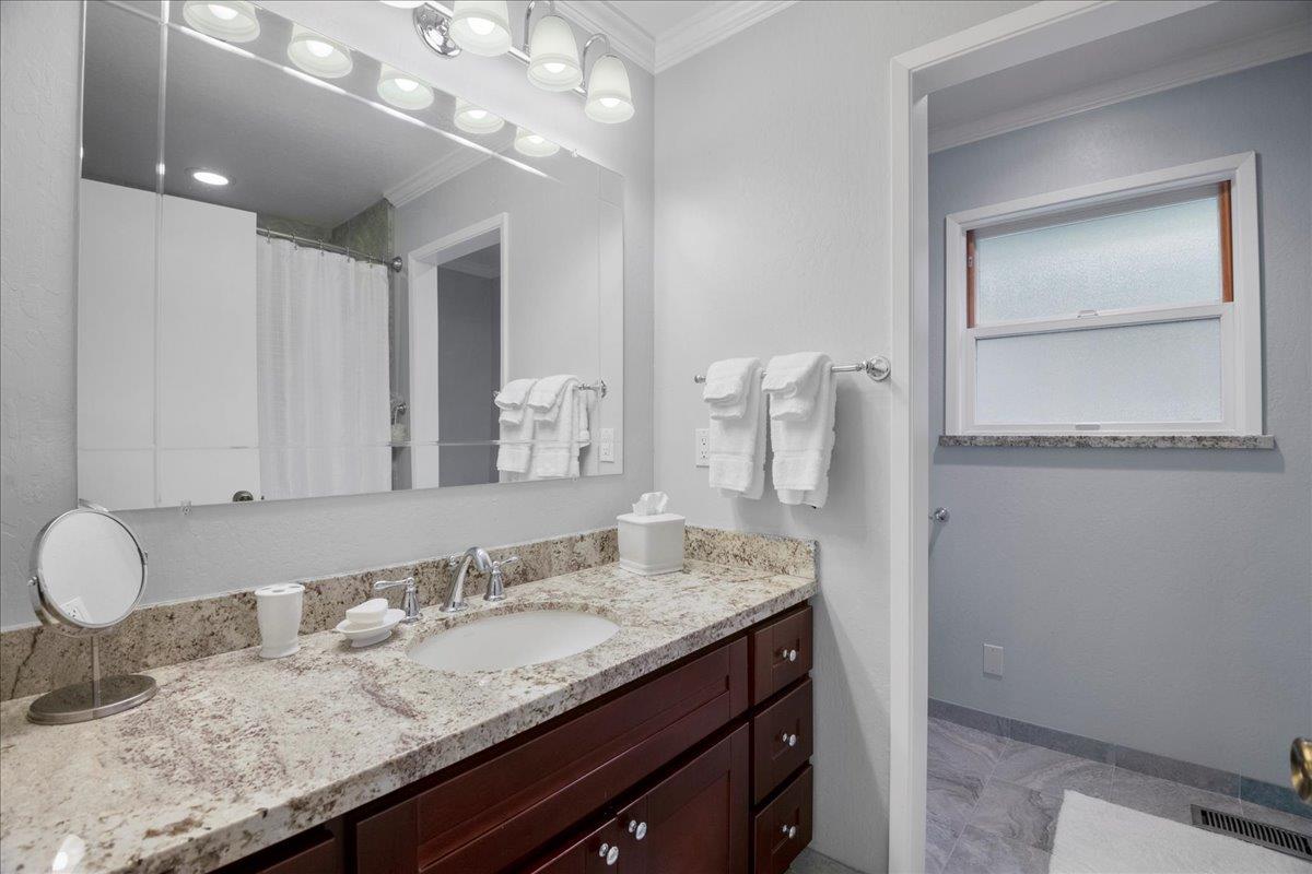 Detail Gallery Image 26 of 41 For 940 Macduff Ct, San Jose,  CA 95127 - 5 Beds | 2/1 Baths