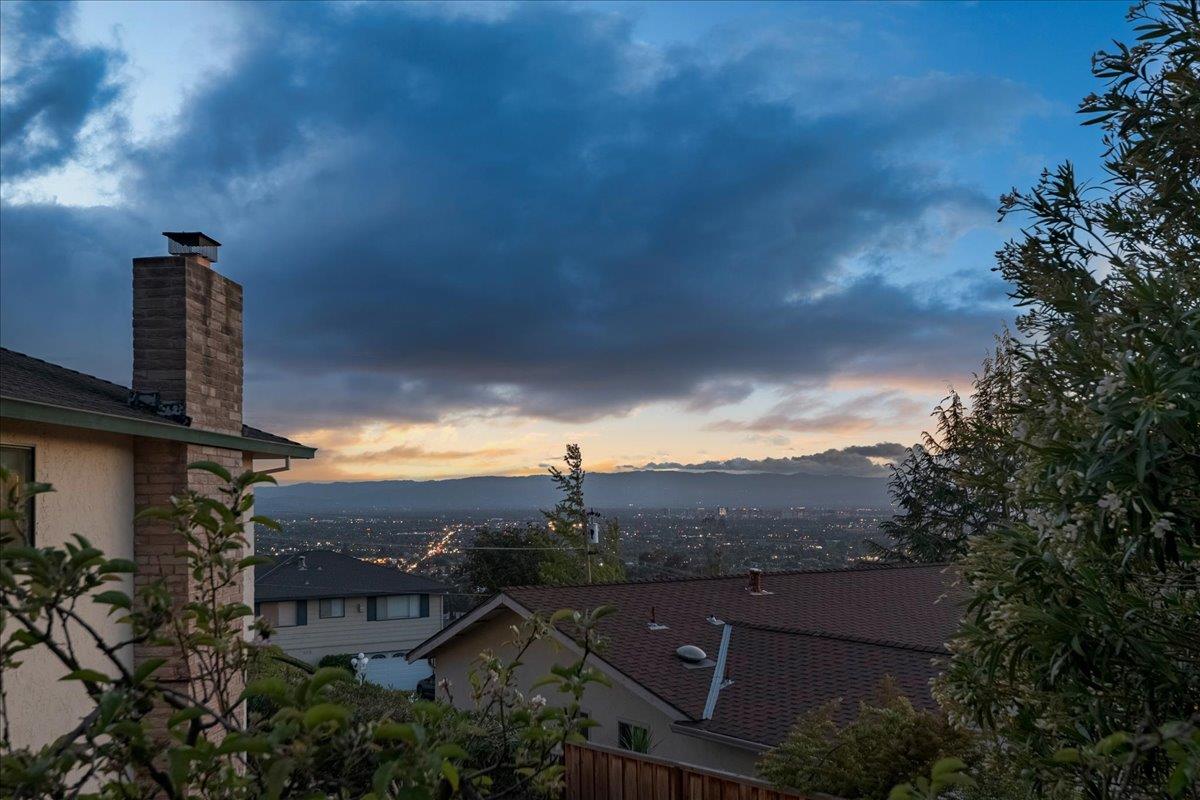 Detail Gallery Image 38 of 41 For 940 Macduff Ct, San Jose,  CA 95127 - 5 Beds | 2/1 Baths