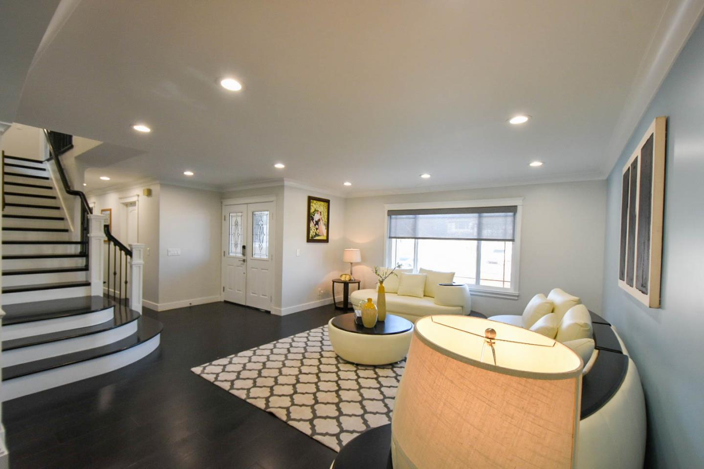Detail Gallery Image 6 of 28 For 7035 Yorktown Dr, Gilroy,  CA 95020 - 5 Beds | 3 Baths