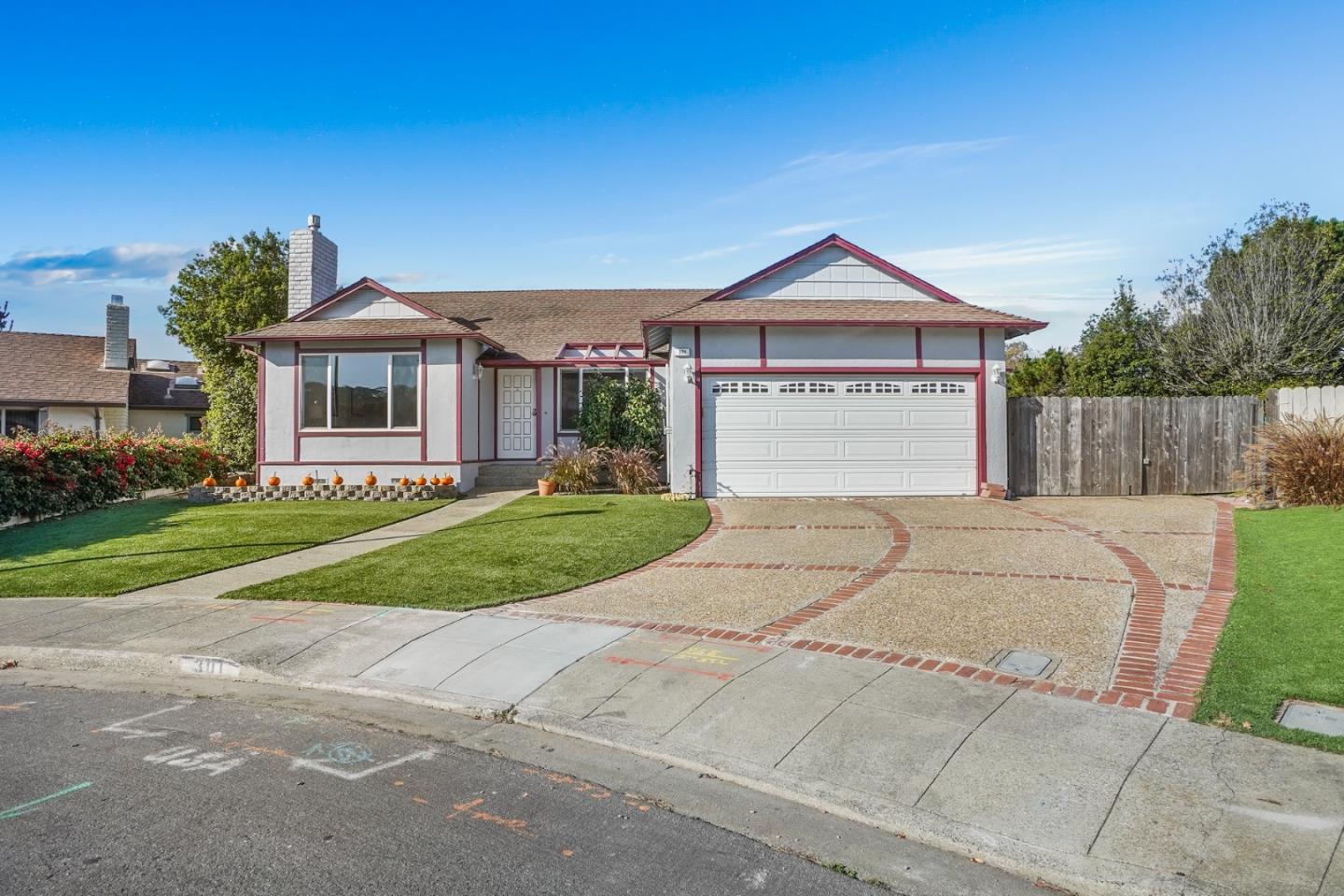 Detail Gallery Image 1 of 1 For 301 Shelter Cove Dr, Half Moon Bay,  CA 94019 - 3 Beds | 2 Baths