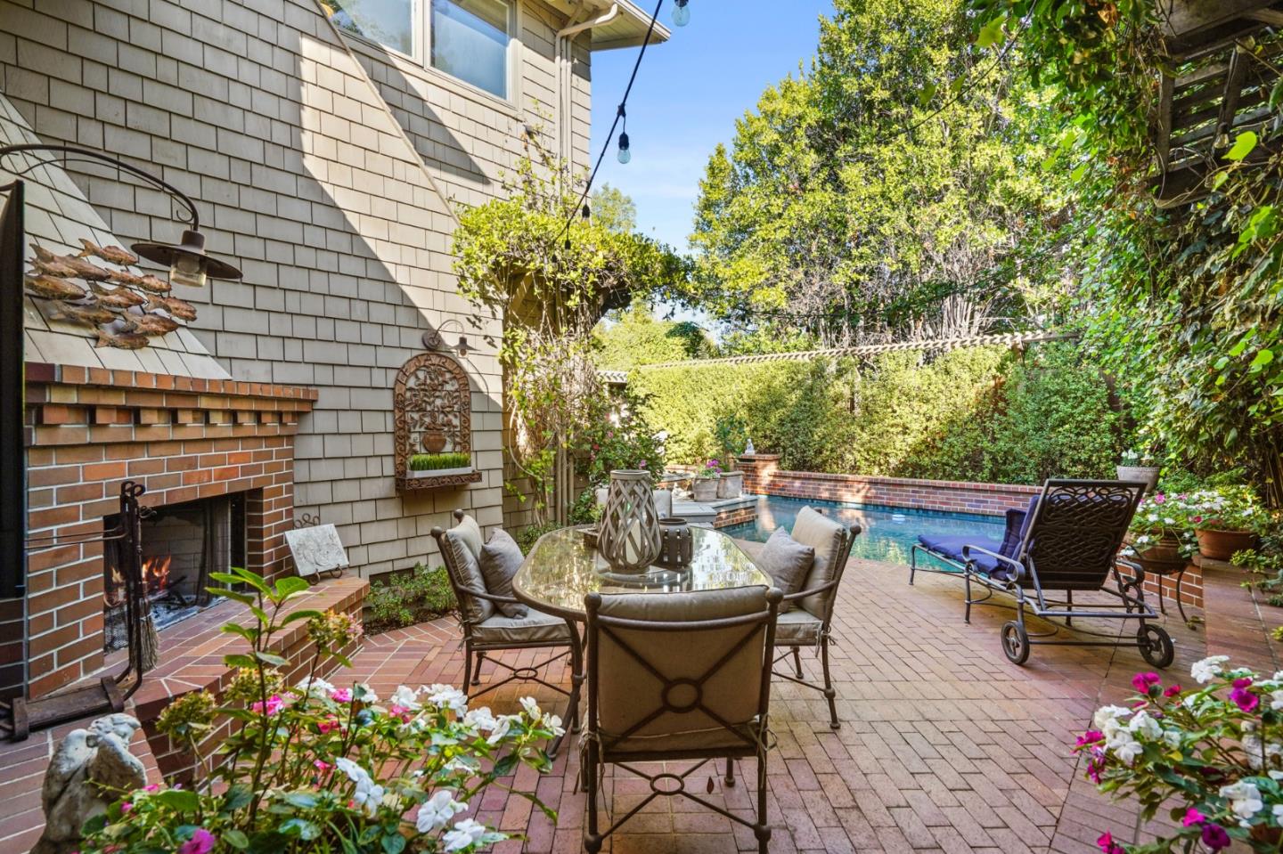 Detail Gallery Image 39 of 50 For 849 Los Altos Ave, Los Altos,  CA 94022 - 3 Beds | 3 Baths