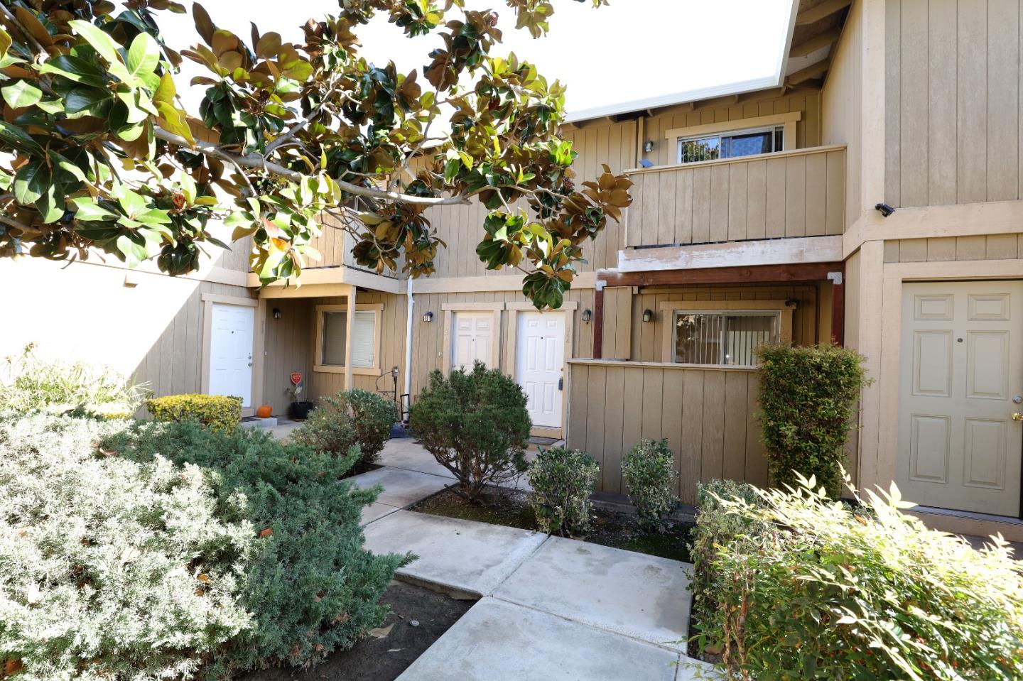 Detail Gallery Image 1 of 1 For 344 S Willard Ave, San Jose,  CA 95126 - 2 Beds | 2/1 Baths