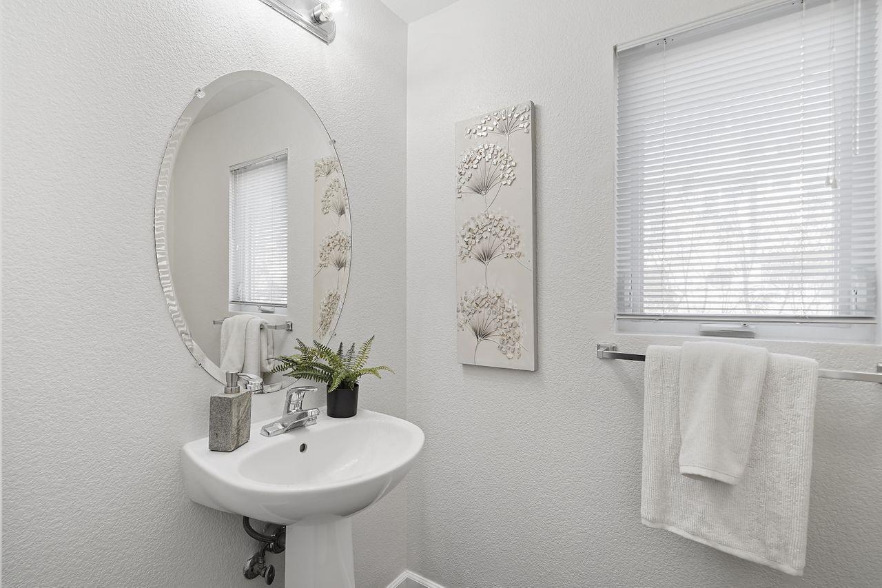 Detail Gallery Image 13 of 32 For 584 King George Ave, San Jose,  CA 95136 - 3 Beds | 3/1 Baths