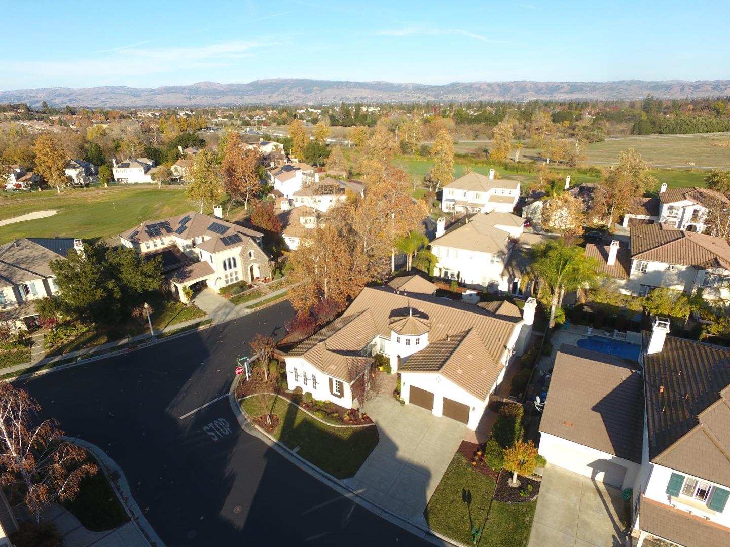 Detail Gallery Image 1 of 1 For 7472 Dornoch Ct, Gilroy,  CA 95020 - 4 Beds | 2/1 Baths