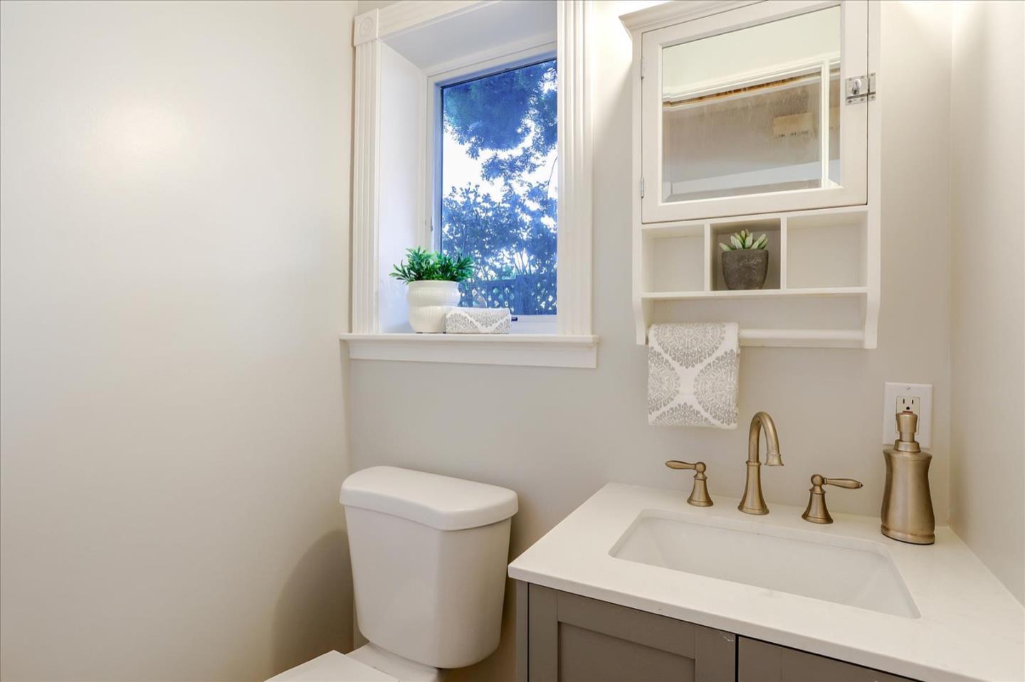 Detail Gallery Image 32 of 53 For 1853 Austin Ave, Los Altos,  CA 94024 - 4 Beds | 2/1 Baths