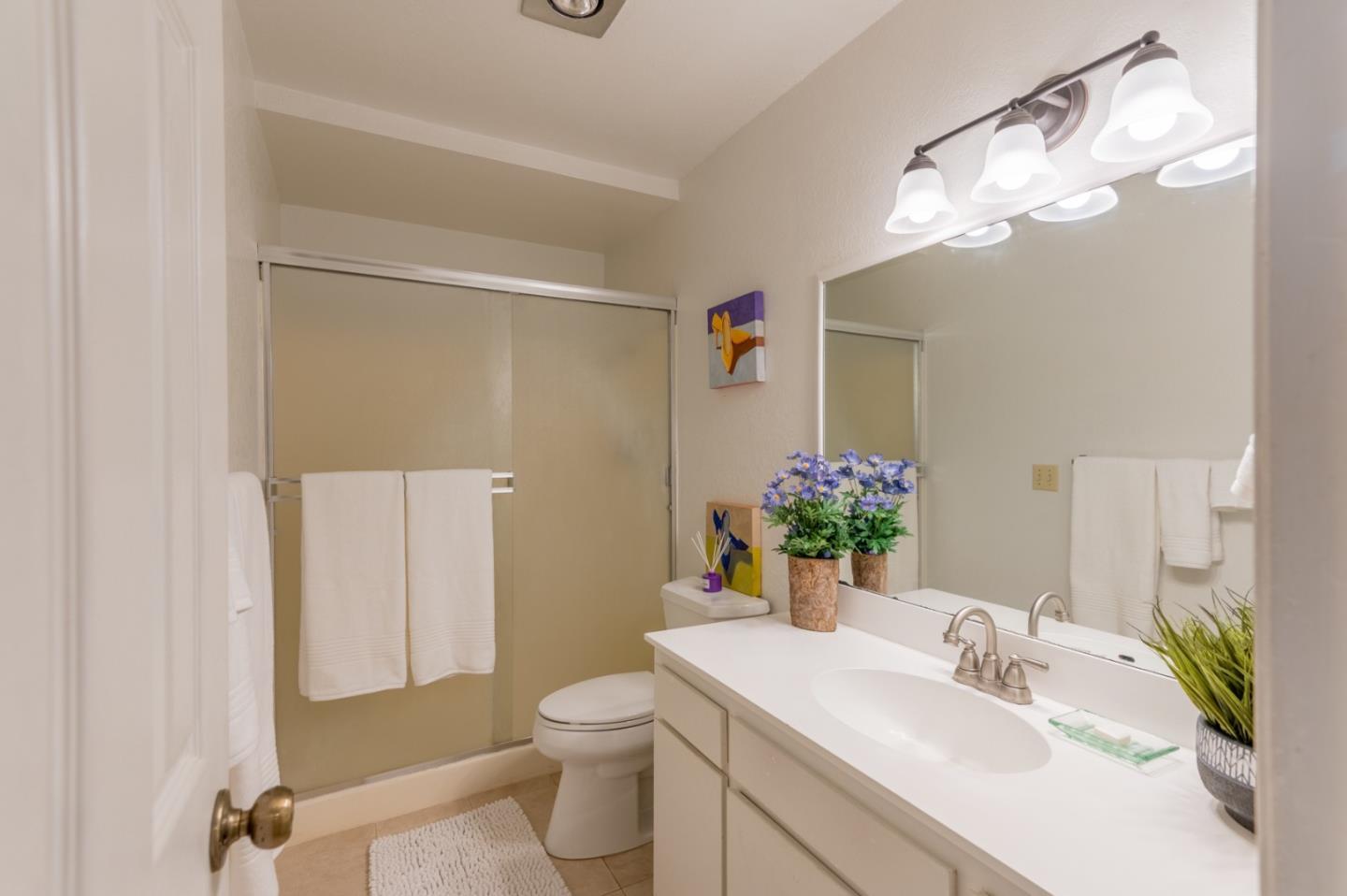 Detail Gallery Image 12 of 24 For 250 Forest Ridge Rd #19,  Monterey,  CA 93940 - 2 Beds | 2 Baths