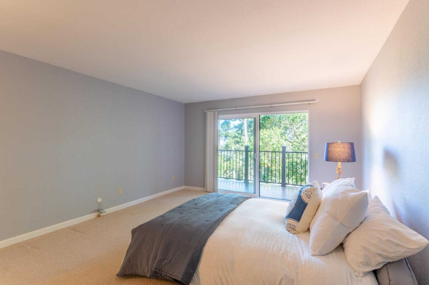 Detail Gallery Image 14 of 24 For 250 Forest Ridge Rd #19,  Monterey,  CA 93940 - 2 Beds | 2 Baths