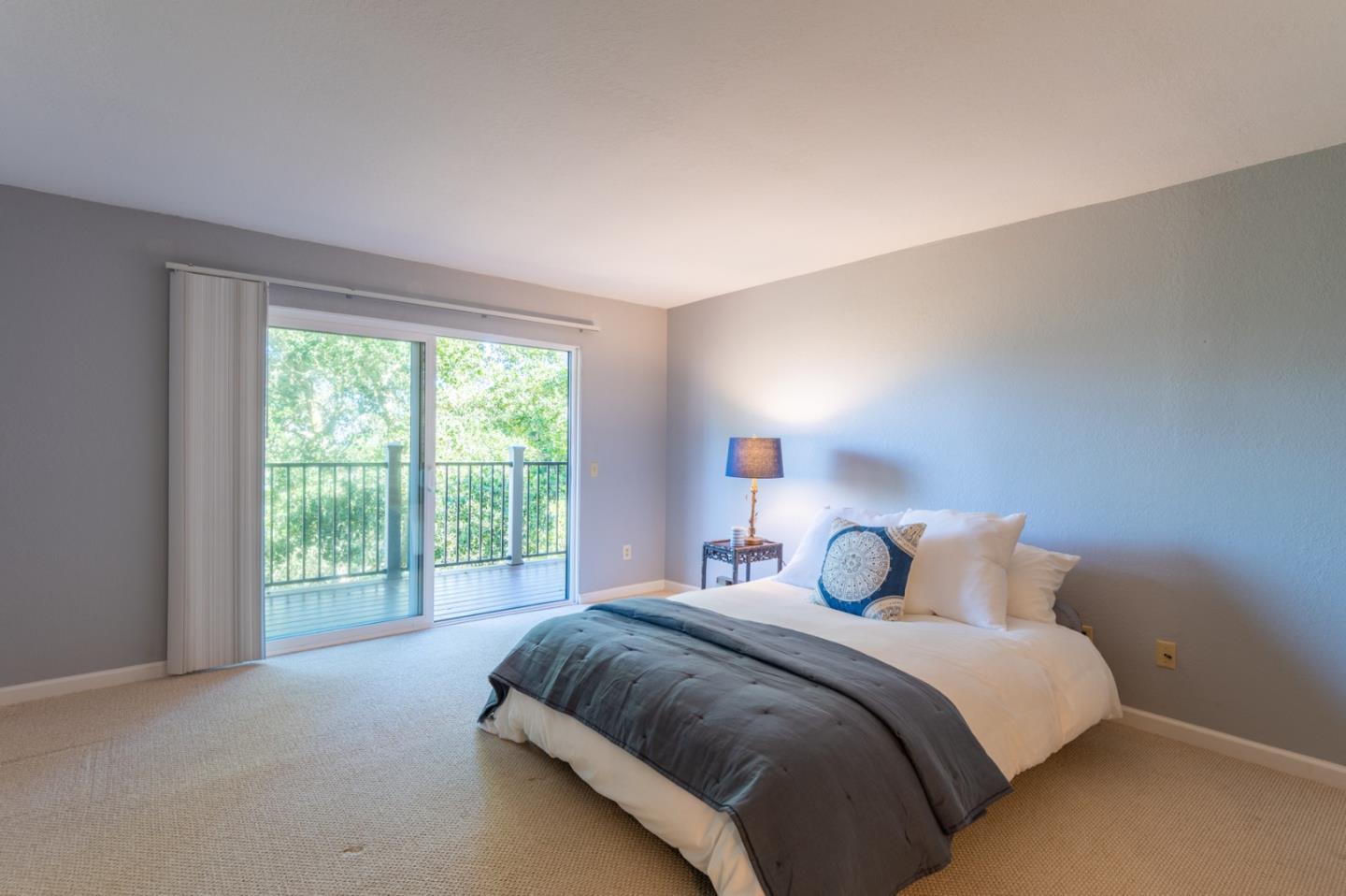 Detail Gallery Image 15 of 24 For 250 Forest Ridge Rd #19,  Monterey,  CA 93940 - 2 Beds | 2 Baths