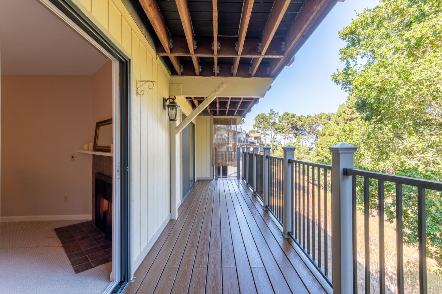 Detail Gallery Image 6 of 24 For 250 Forest Ridge Rd #19,  Monterey,  CA 93940 - 2 Beds | 2 Baths