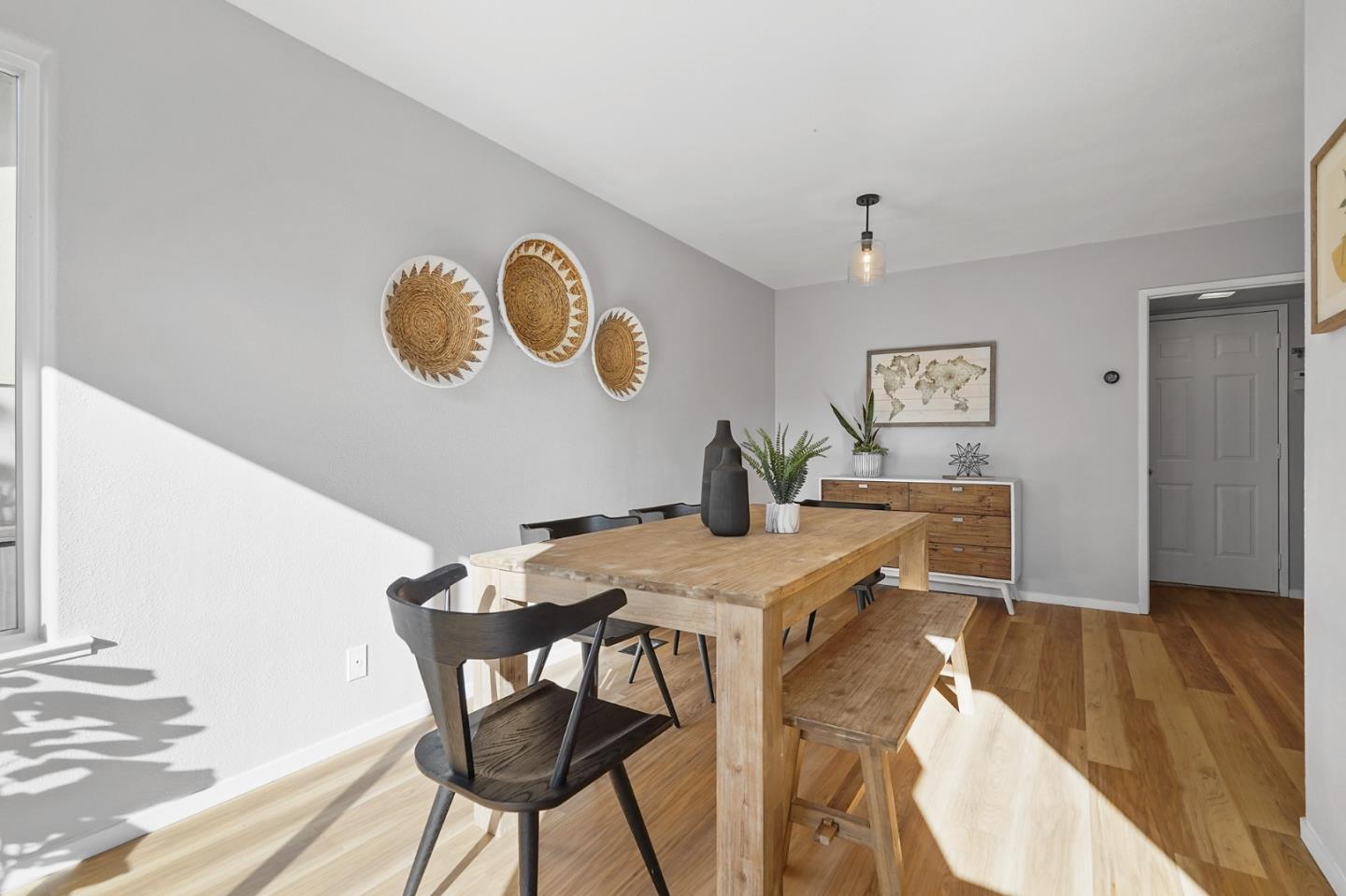 Detail Gallery Image 10 of 51 For 112 Bella Vista Ave, Pacifica,  CA 94044 - 3 Beds | 2/1 Baths