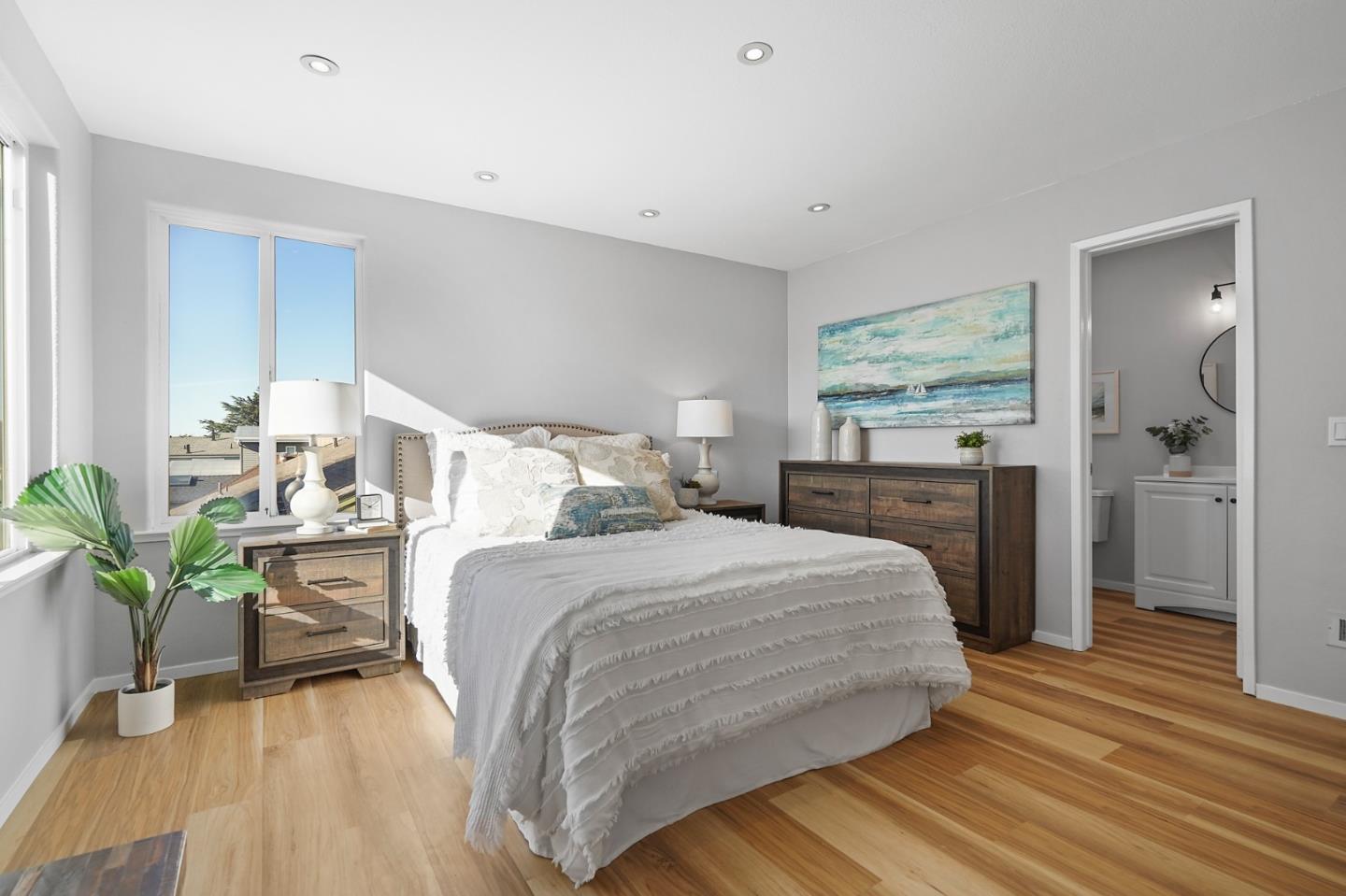 Detail Gallery Image 18 of 51 For 112 Bella Vista Ave, Pacifica,  CA 94044 - 3 Beds | 2/1 Baths