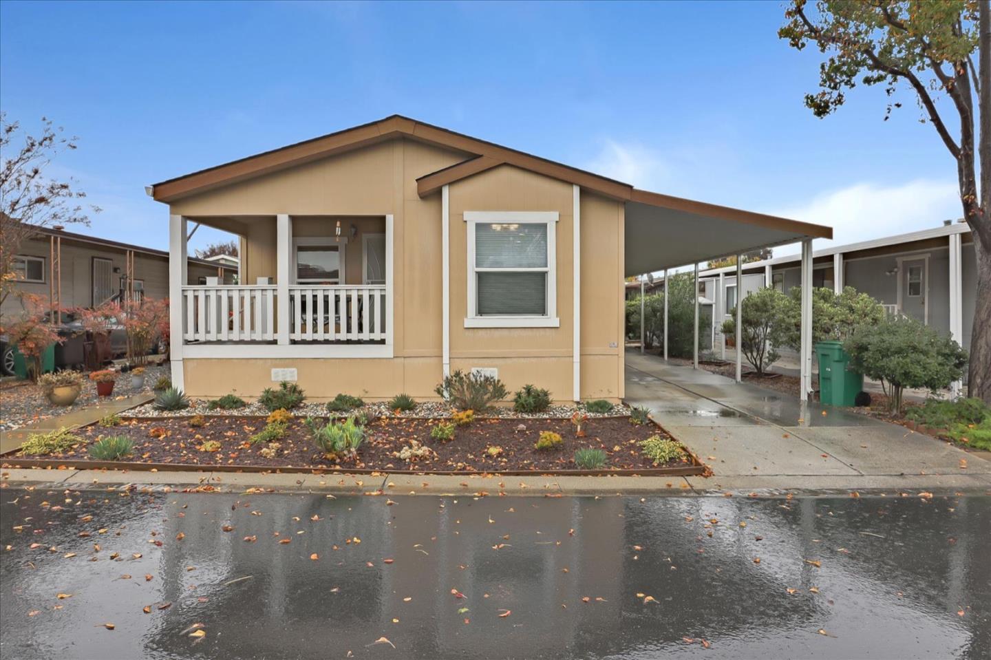 Detail Gallery Image 1 of 1 For 29264 Harpoon Way #388,  Hayward,  CA 94544 - 2 Beds | 2 Baths