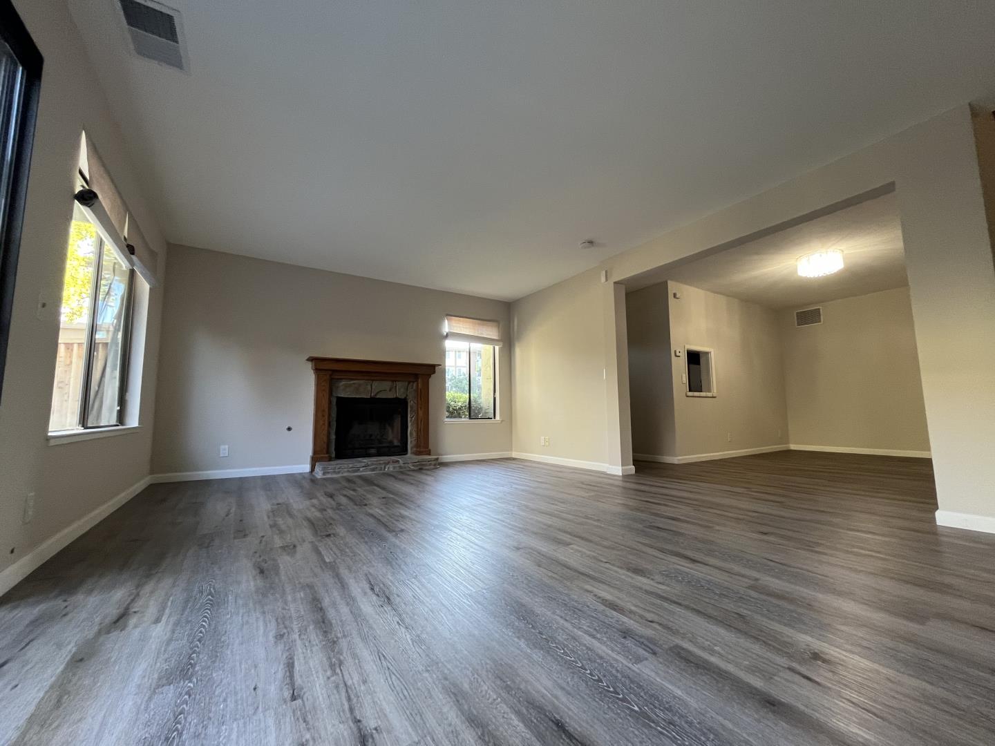Detail Gallery Image 4 of 12 For 1303 Sarita Way, Santa Clara,  CA 95051 - 2 Beds | 2 Baths