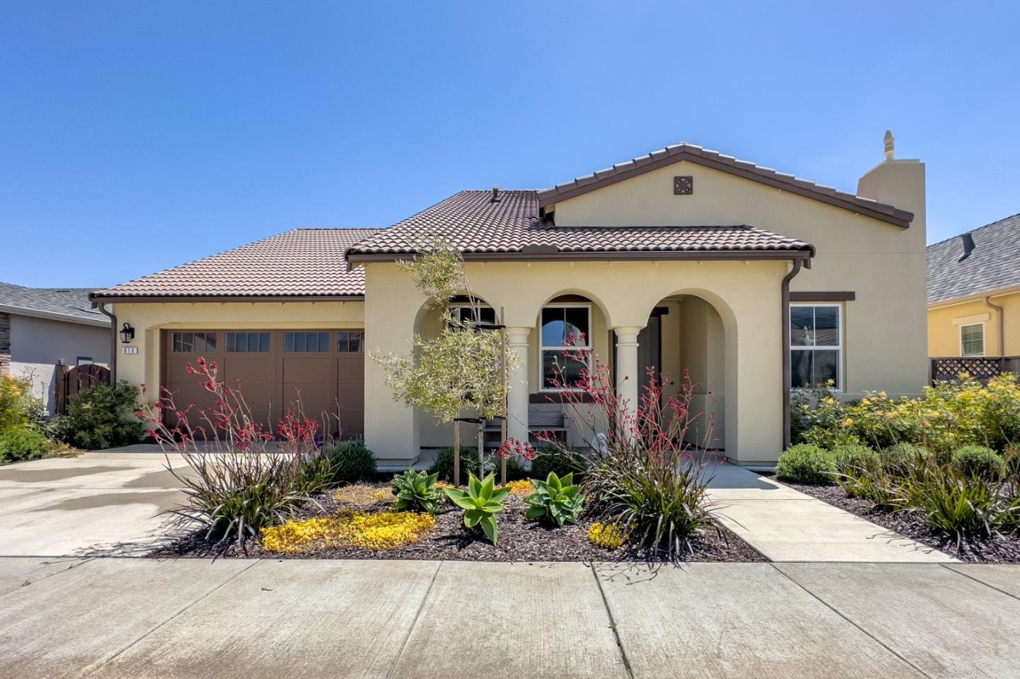 Detail Gallery Image 1 of 23 For 610 Bluffs Dr, Marina,  CA 93933 - 4 Beds | 3/1 Baths