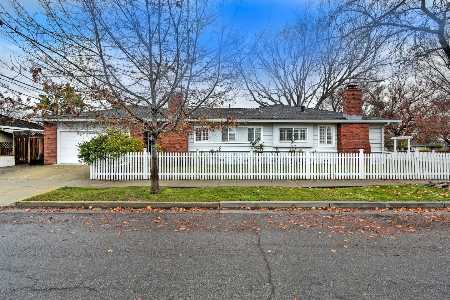 Detail Gallery Image 1 of 1 For 1571 Willowmont Ave, San Jose,  CA 95118 - 4 Beds | 2/1 Baths