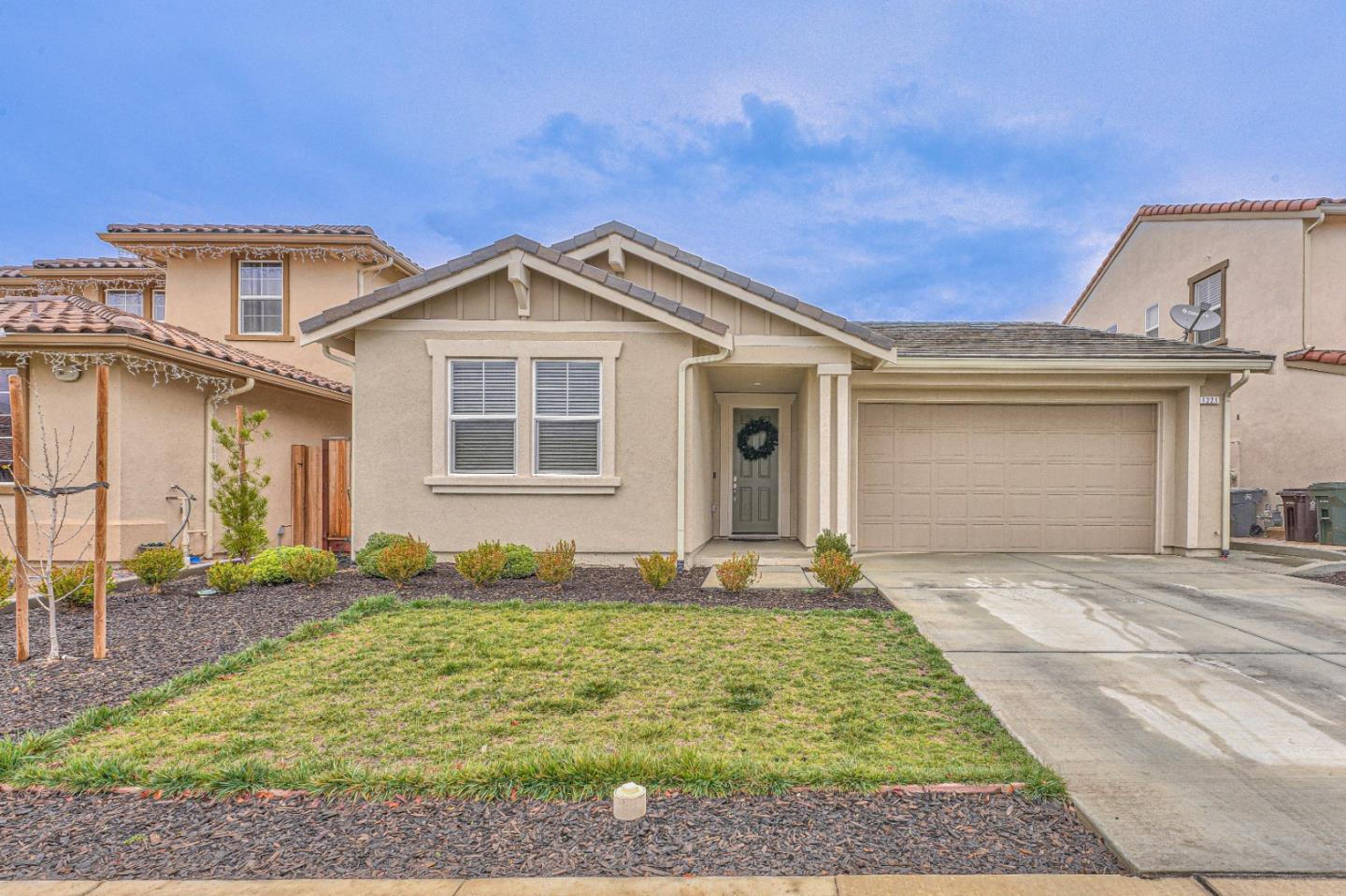Detail Gallery Image 1 of 1 For 1221 Palermo Ct, Salinas,  CA 93905 - 3 Beds | 2 Baths