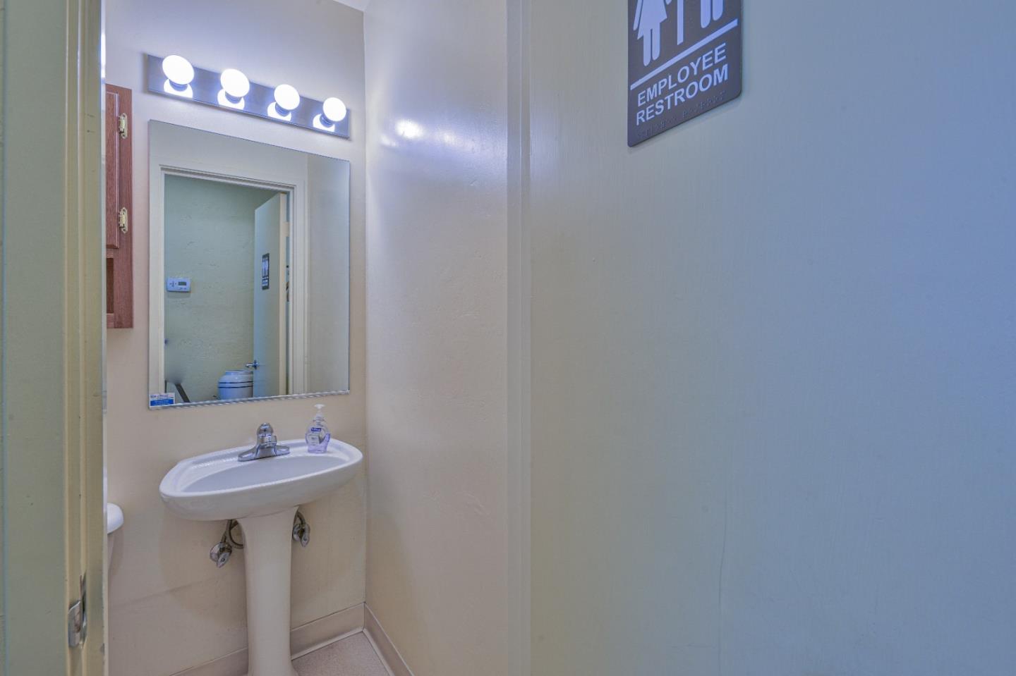 Detail Gallery Image 27 of 35 For 710 - 712 Lighthouse Ave, Pacific Grove,  CA 93950 - – Beds | – Baths