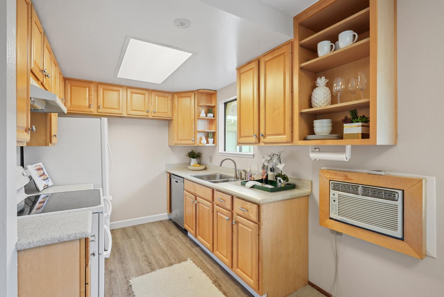 Detail Gallery Image 5 of 24 For 1070 Mercedes Ave #20,  Los Altos,  CA 94022 - 2 Beds | 2 Baths