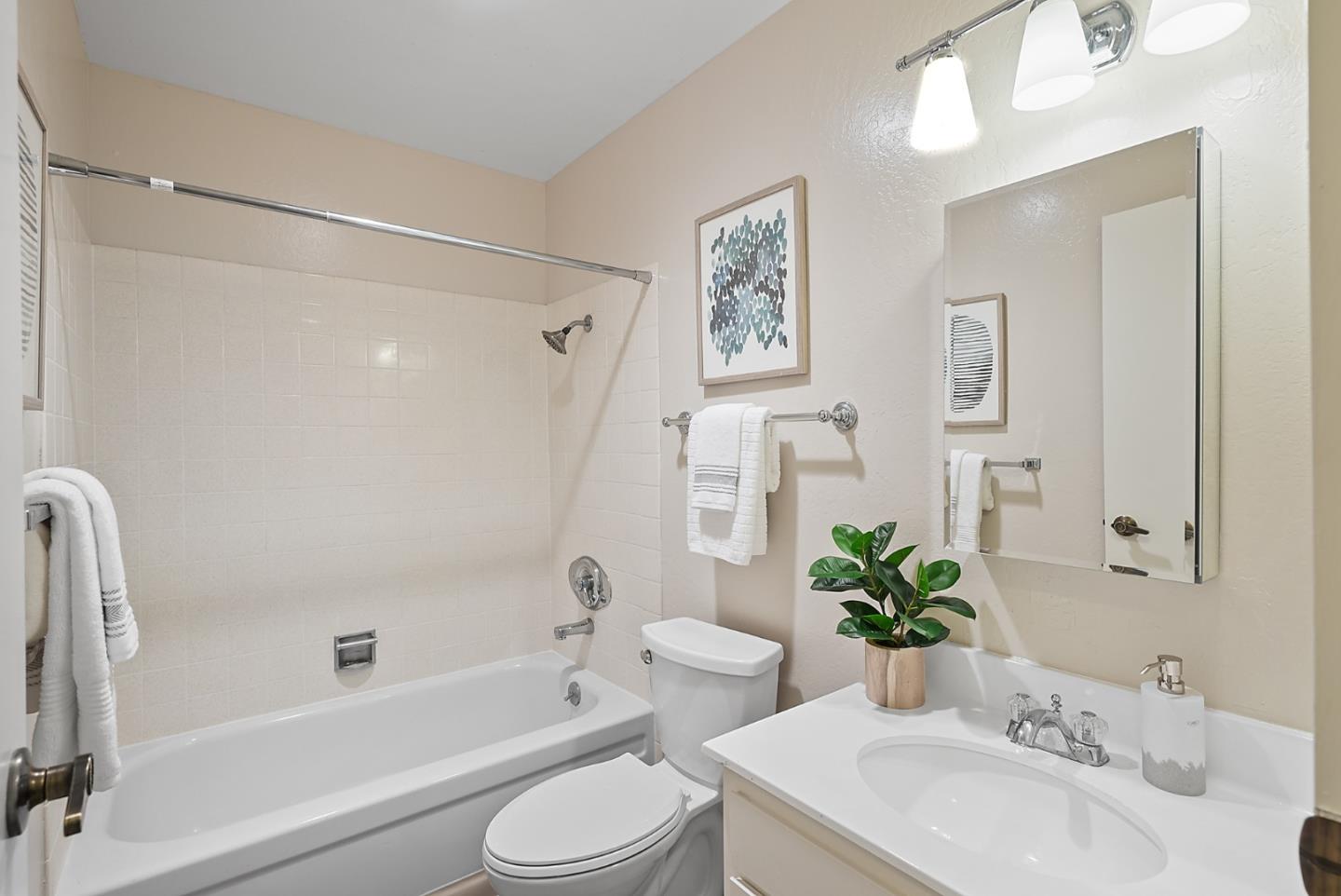 Detail Gallery Image 9 of 24 For 1070 Mercedes Ave #20,  Los Altos,  CA 94022 - 2 Beds | 2 Baths
