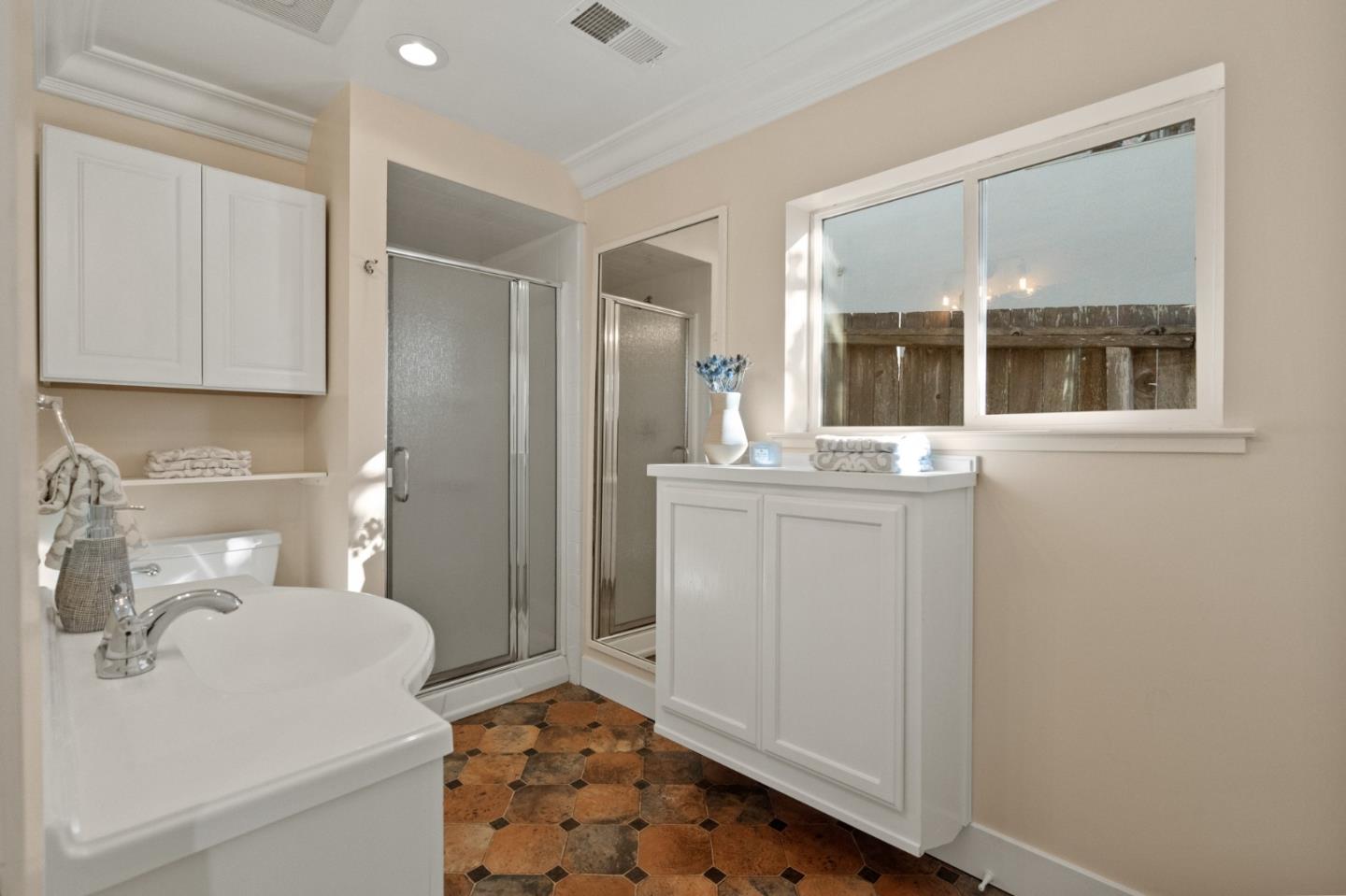 Detail Gallery Image 17 of 29 For 3010 Greenoak Ct, San Mateo,  CA 94403 - 3 Beds | 2/1 Baths