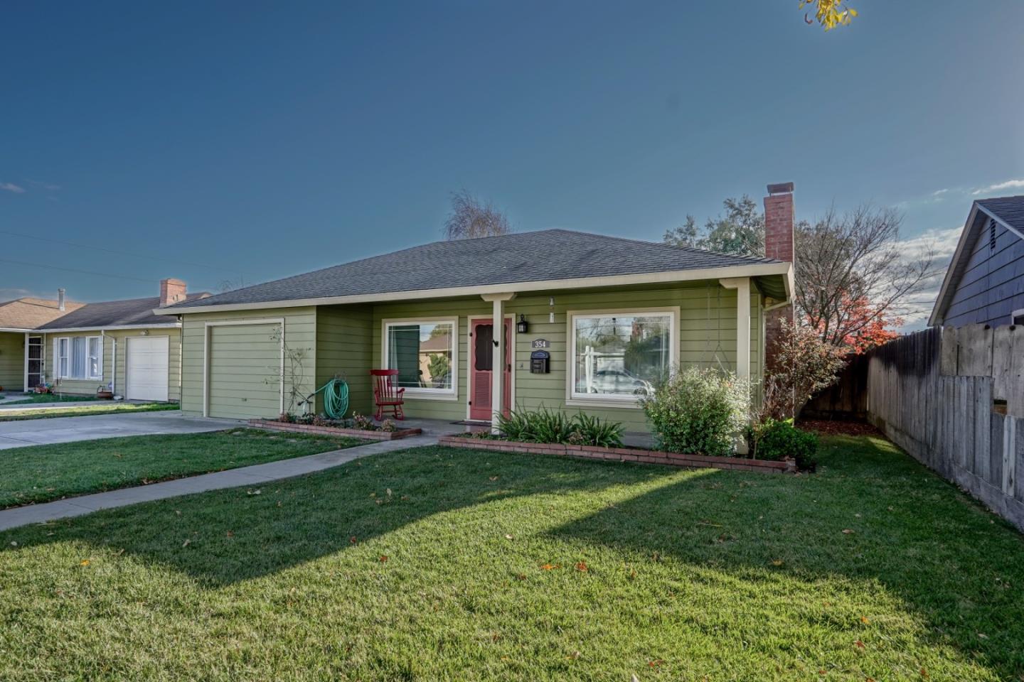 Detail Gallery Image 1 of 1 For 354 Elwood St, Salinas,  CA 93906 - 3 Beds | 1 Baths