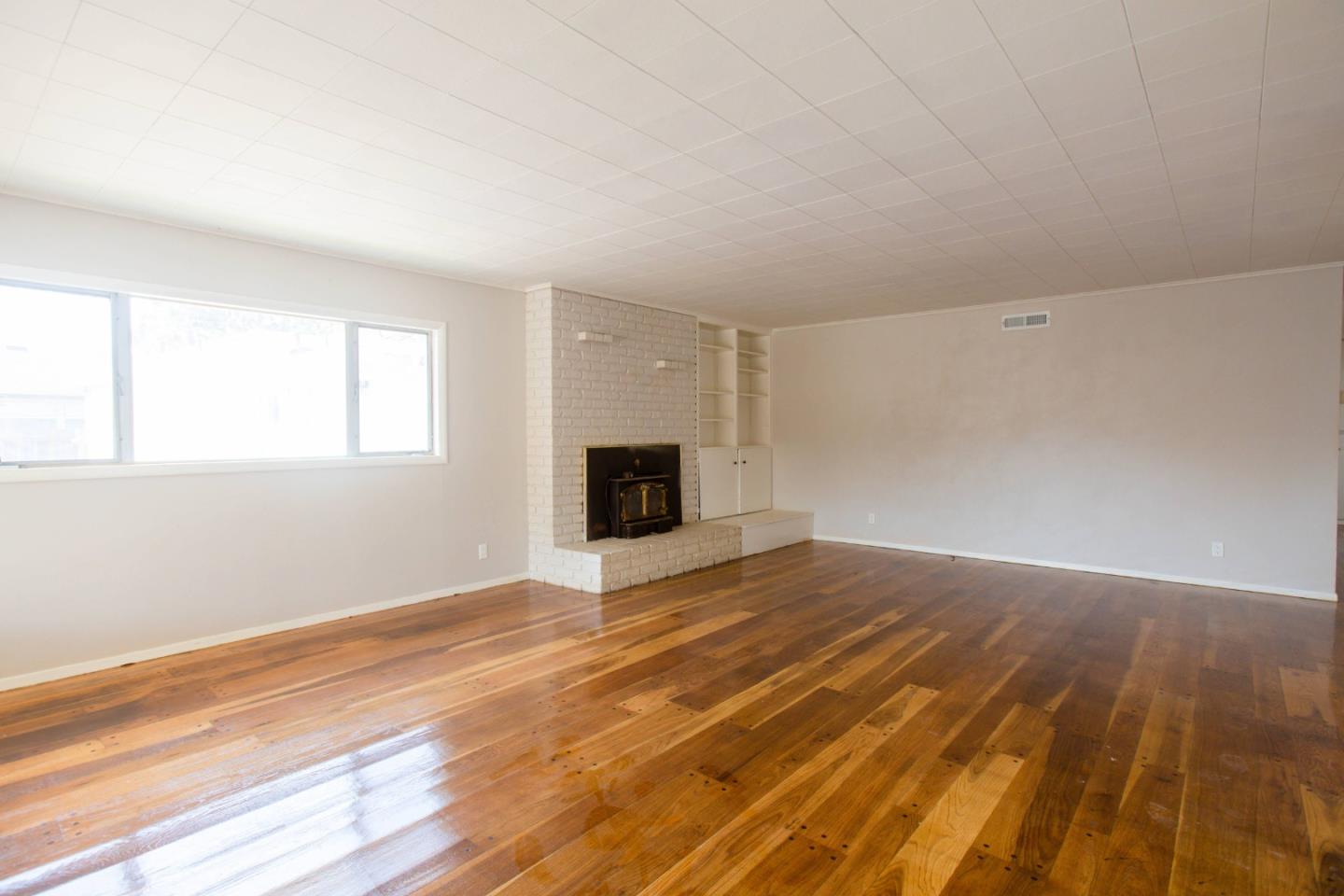 Detail Gallery Image 3 of 42 For 179 Riker Ter, Salinas,  CA 93901 - 5 Beds | 2 Baths