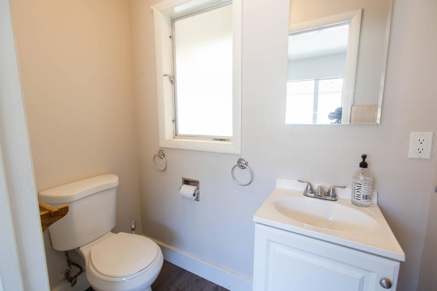 Detail Gallery Image 32 of 42 For 179 Riker Ter, Salinas,  CA 93901 - 5 Beds | 2 Baths
