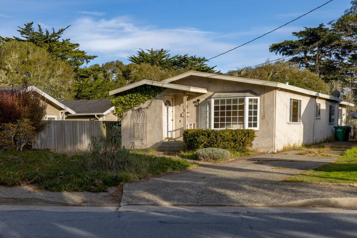 Detail Gallery Image 1 of 1 For 821 Cedar St, Pacific Grove,  CA 93950 - 3 Beds | 2 Baths
