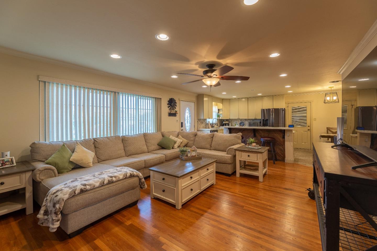45100 Royal Dr, Pine Canyon, CA 93930