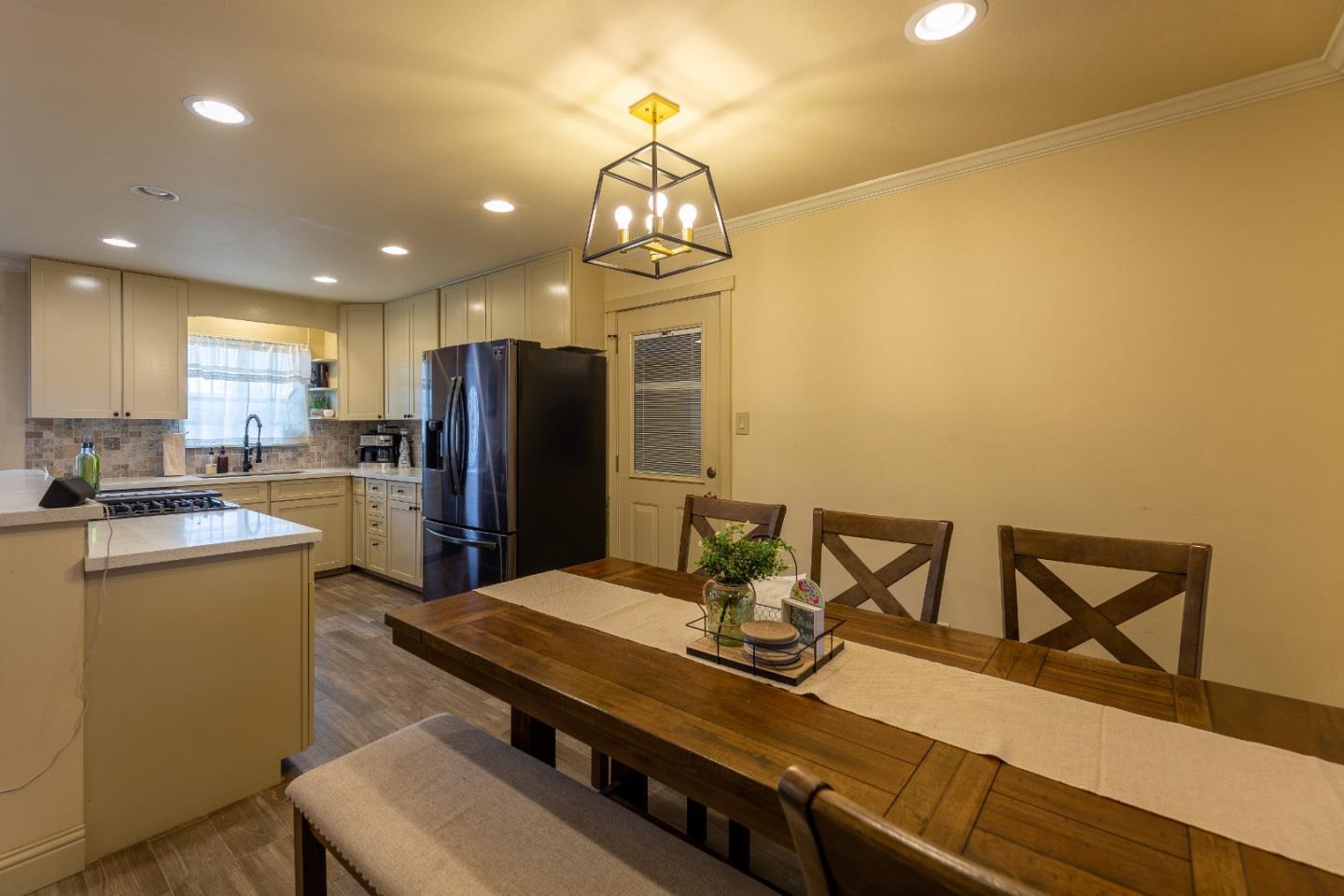 Detail Gallery Image 10 of 21 For 45100 Royal Dr, King City,  CA 93930 - 3 Beds | 1/1 Baths