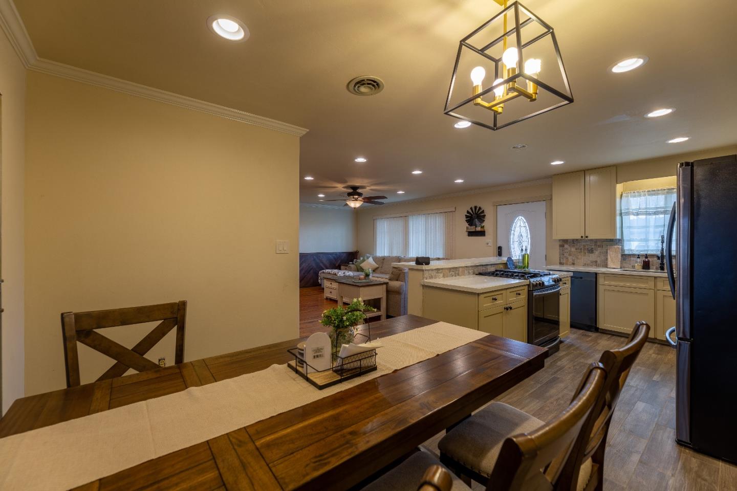 45100 Royal Dr, Pine Canyon, CA 93930 photo 11