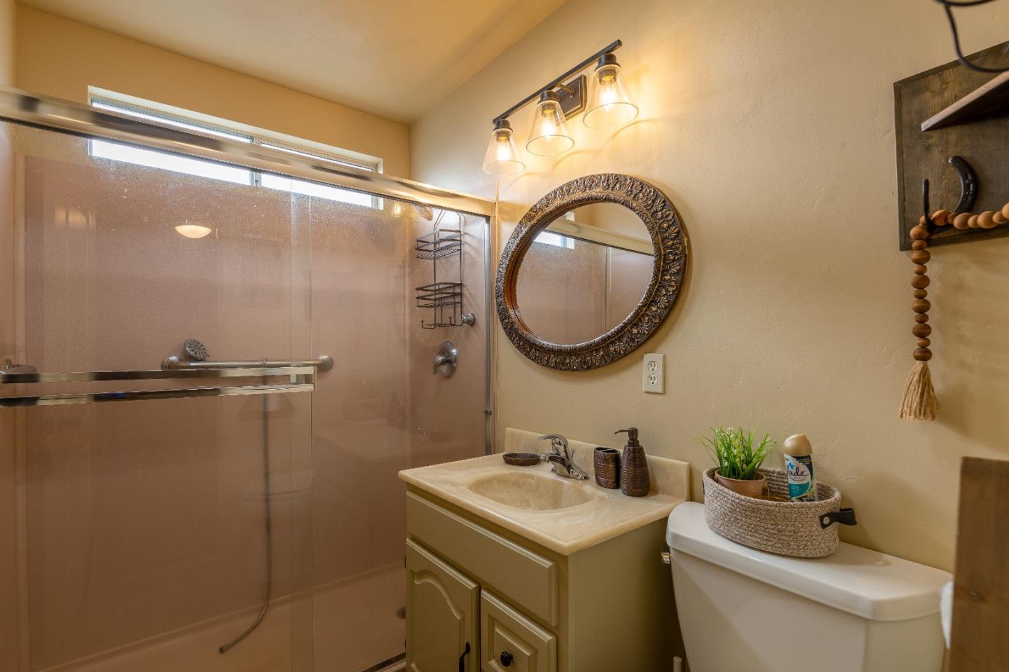 Detail Gallery Image 13 of 21 For 45100 Royal Dr, King City,  CA 93930 - 3 Beds | 1/1 Baths