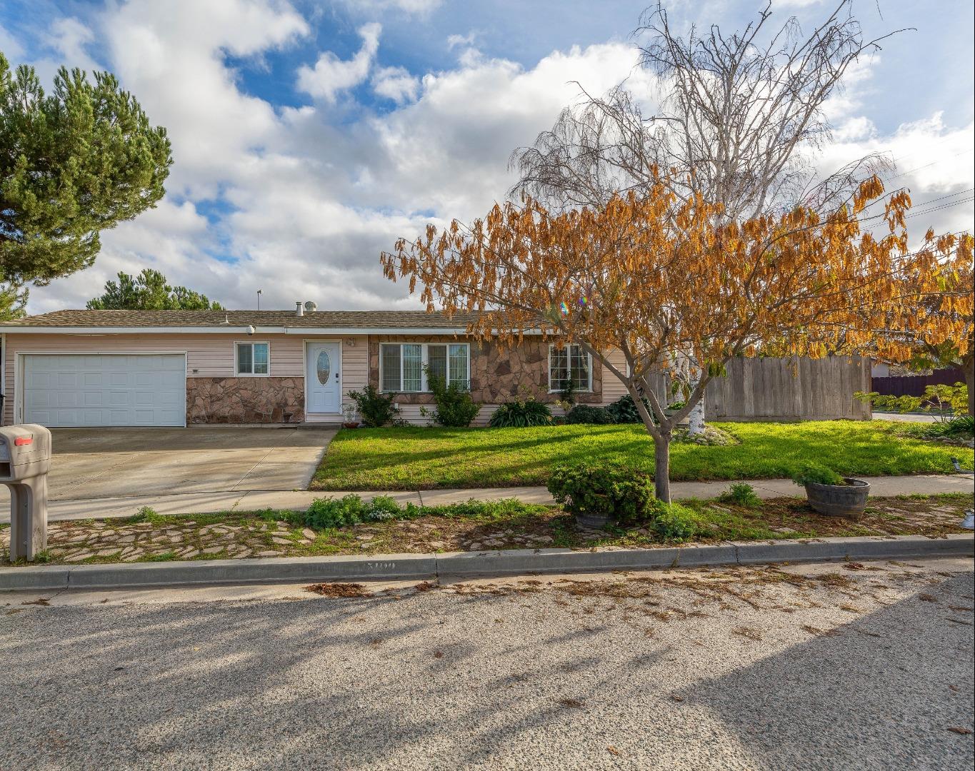 45100 Royal Dr, Pine Canyon, CA 93930 photo 3