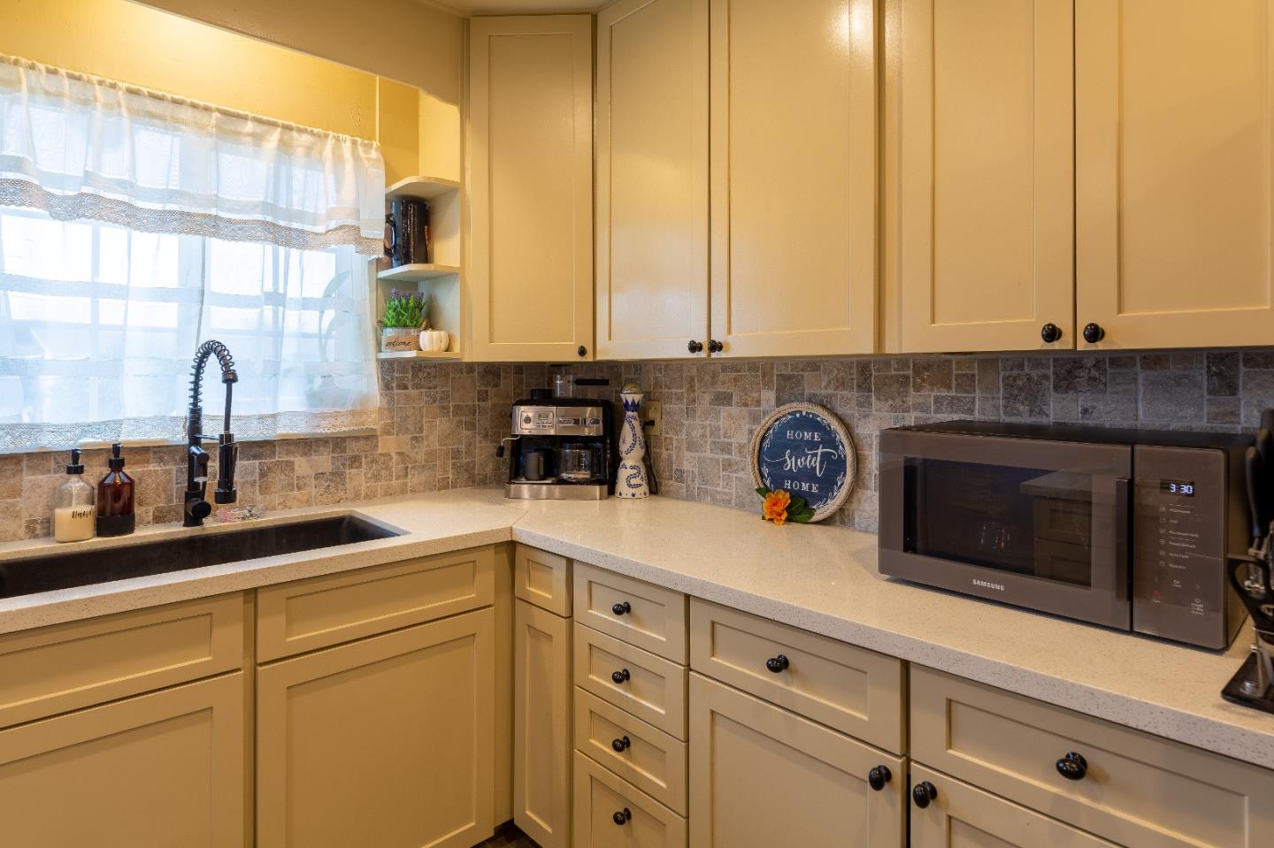 Detail Gallery Image 7 of 21 For 45100 Royal Dr, King City,  CA 93930 - 3 Beds | 1/1 Baths