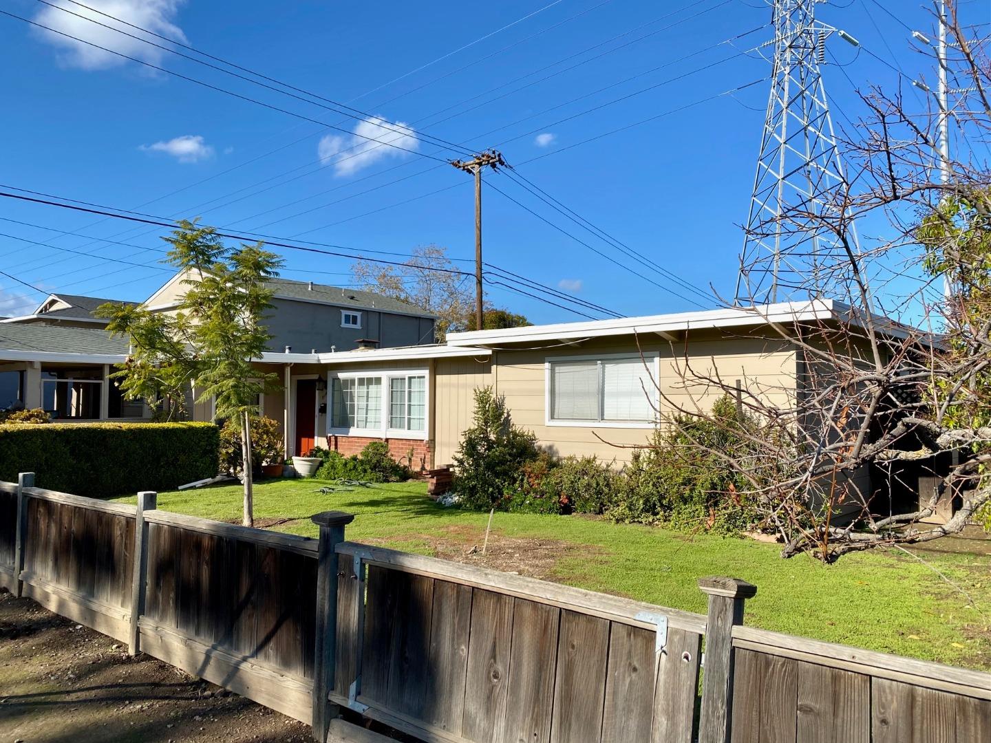 Detail Gallery Image 1 of 1 For 21103 Gardena Dr, Cupertino,  CA 95014 - 3 Beds | 2/1 Baths