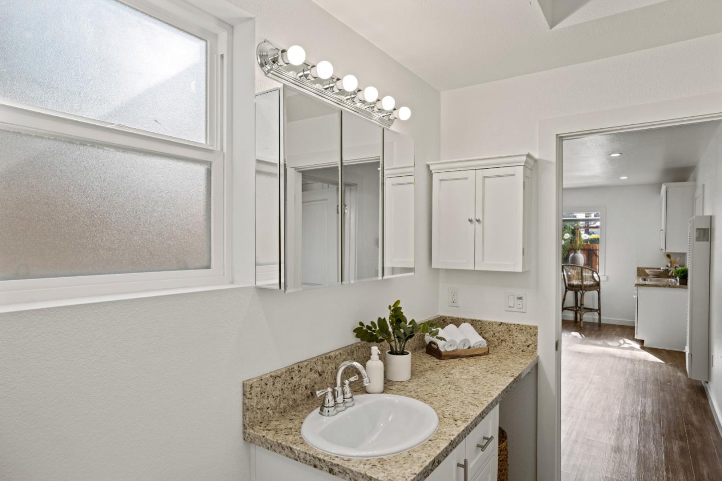 Detail Gallery Image 14 of 30 For 1181 Birch Ave, Seaside,  CA 93955 - 4 Beds | 2 Baths