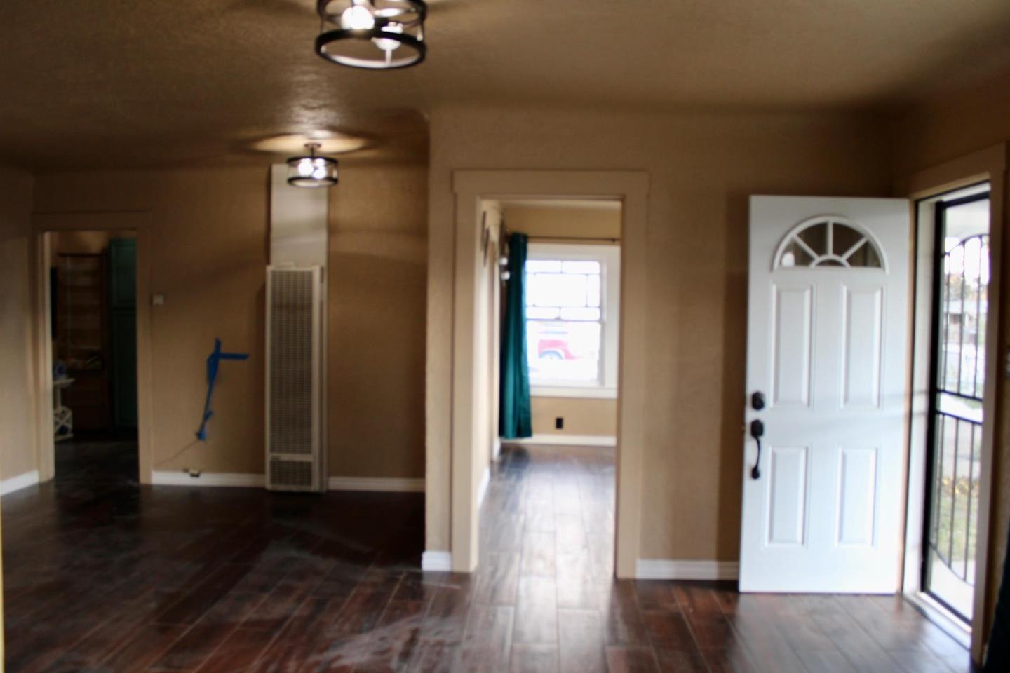 301 E Madera St, Avenal, CA 93204 photo 2